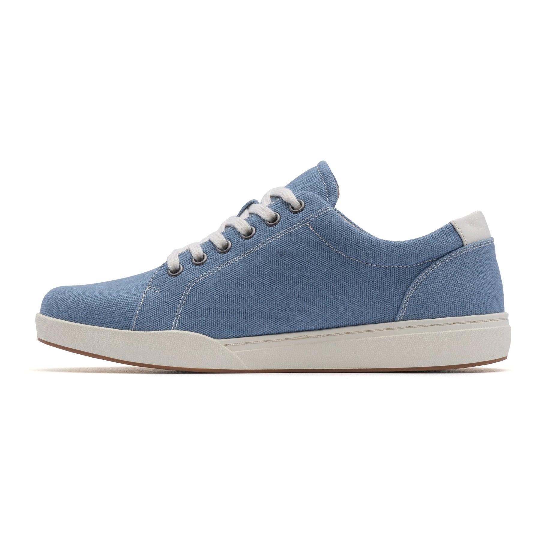 Encore Sneaker Female Product Image