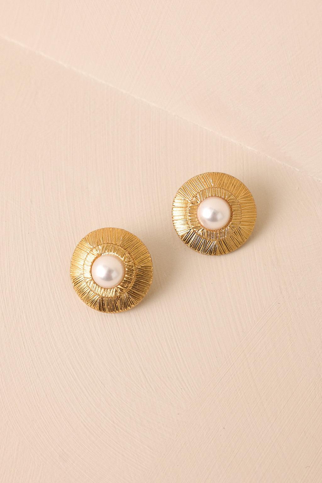 Bright Future Gold & Ivory Pearl Textured Earrings Product Image