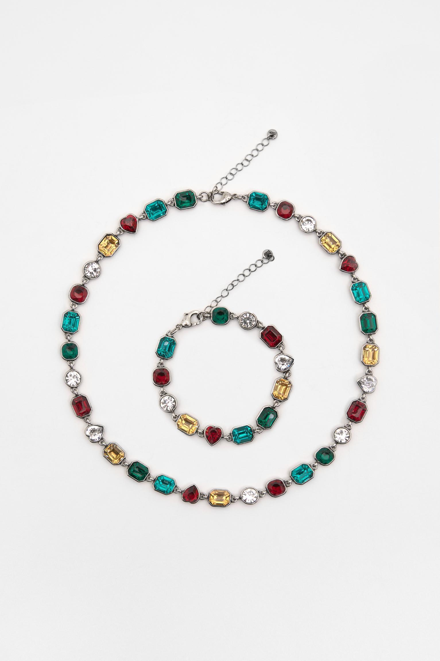 Pack of stone pendant and bracelet Product Image