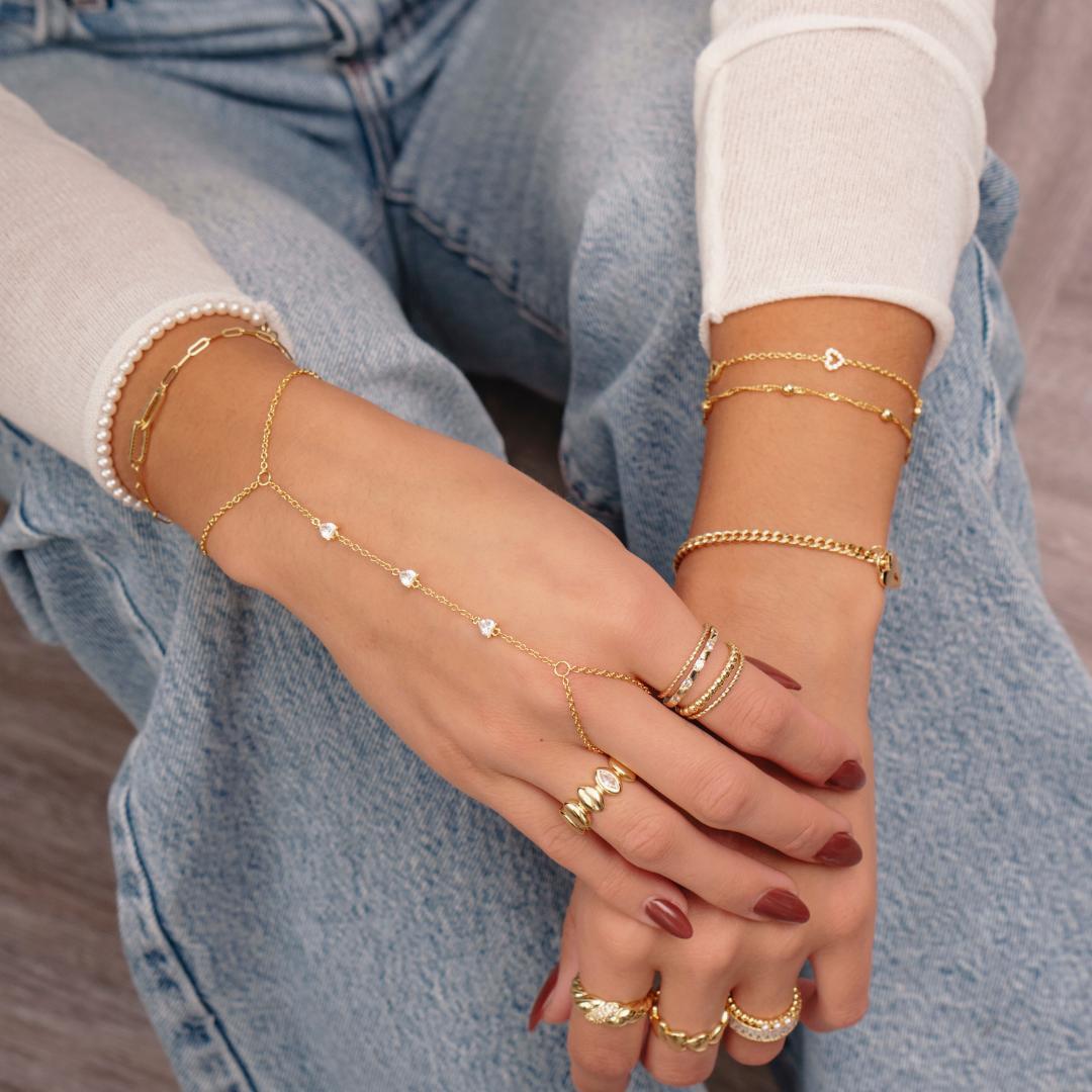 Full of Love Hand Chain Product Image