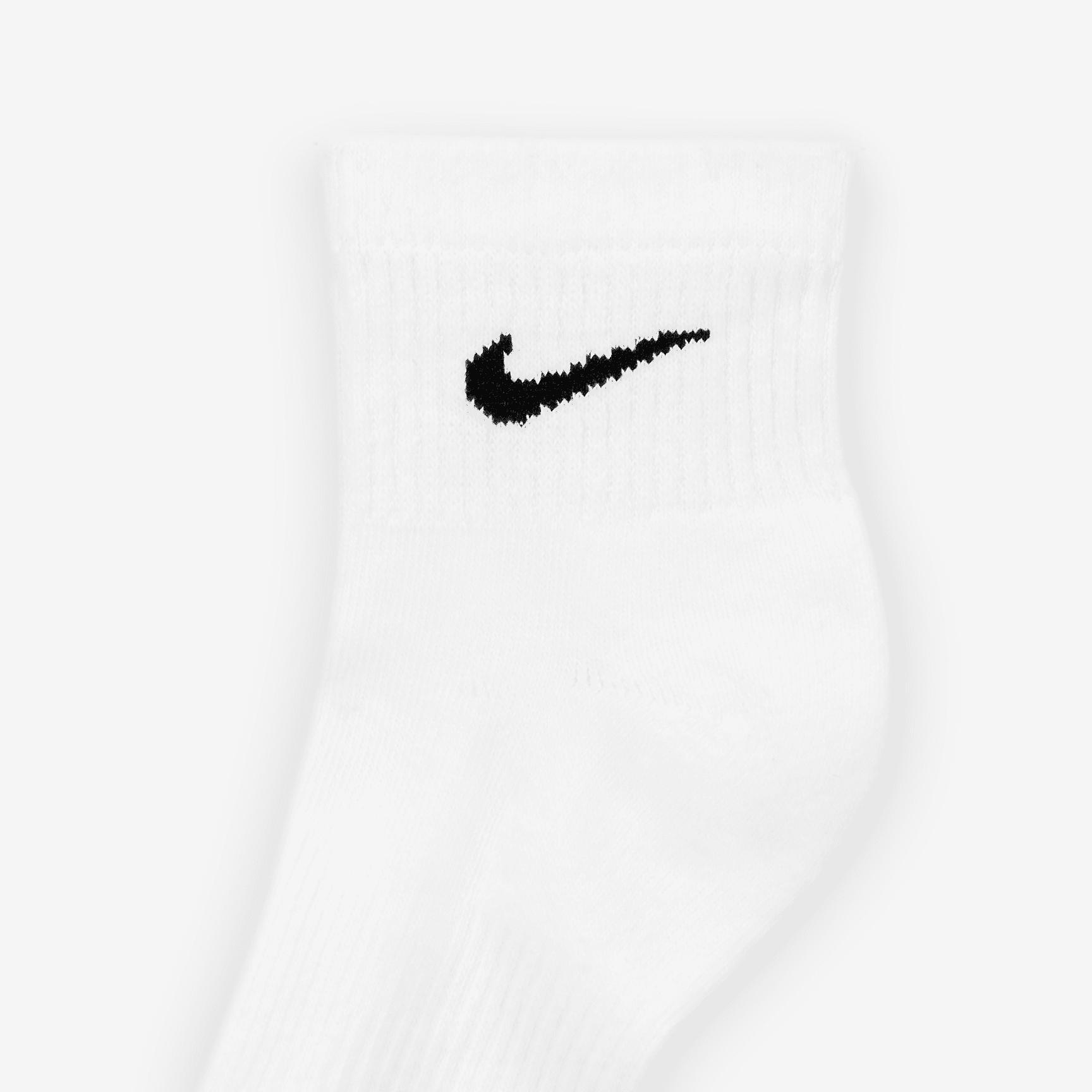 Nike Men's Everyday Plus Cushioned Training Ankle Socks (3 Pairs) Product Image