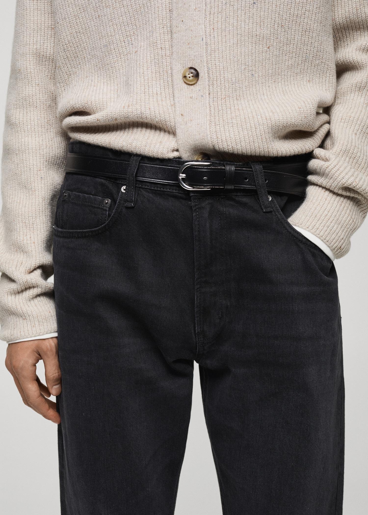 Moby straight-fit black jeans - Men | MANGO USA Product Image