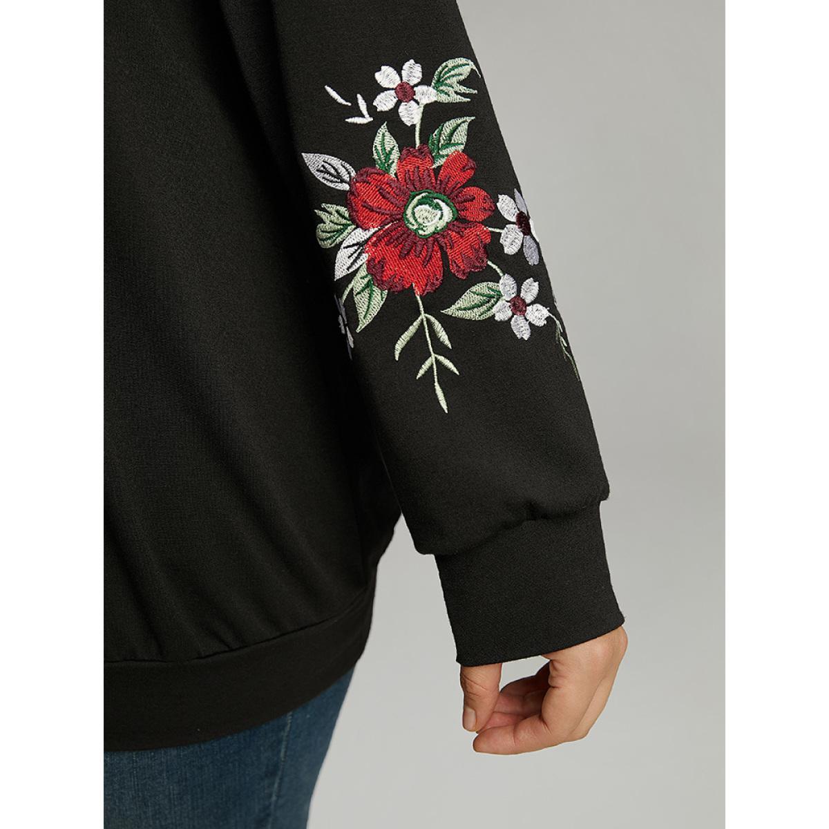 Plus Size Floral Embroidered Crew Neck Sweatshirt Women Black Casual Embroidered Round Neck Dailywear Sweatshirts BloomChic 22-24/3X Product Image