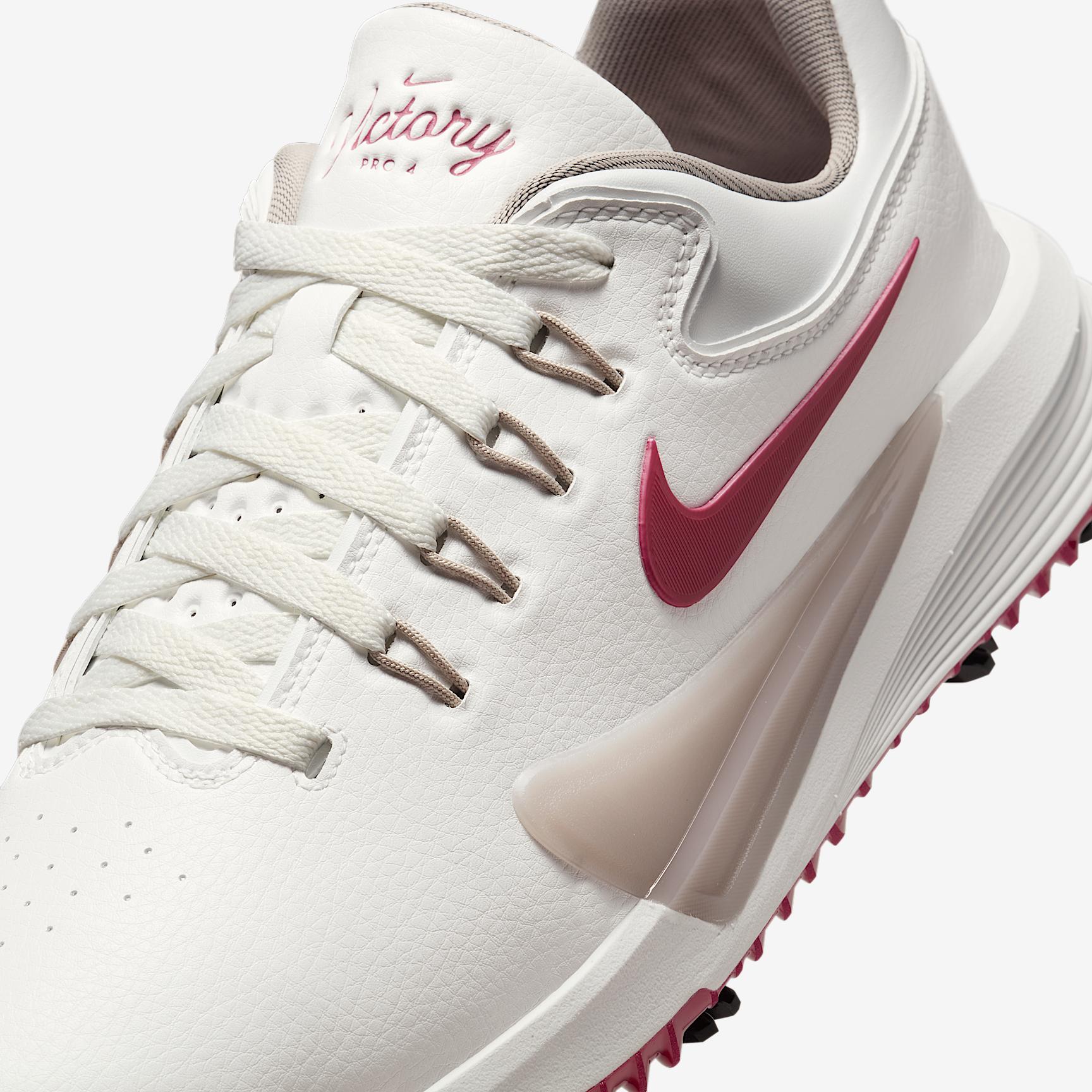 Nike Men's Victory Pro 4 Golf Shoes Product Image