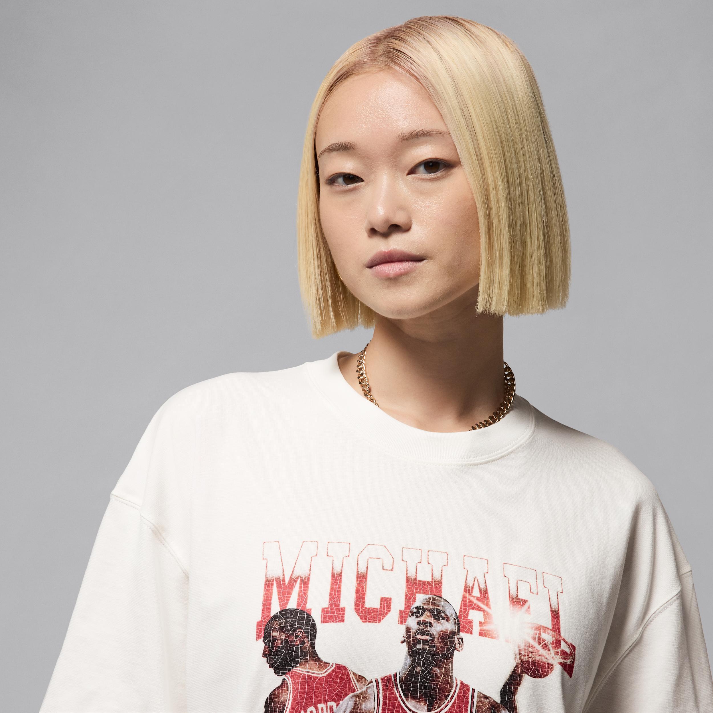 Women's Jordan Oversized Short-Sleeve Graphic T-Shirt Product Image