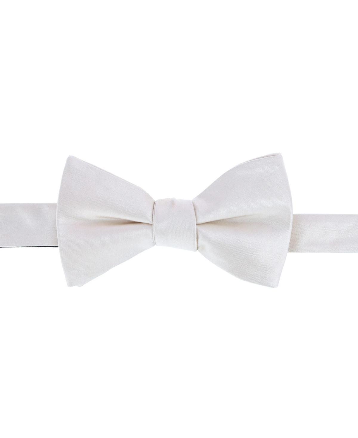 Trafalgar Sutton Pre Tied Bow Tie Product Image