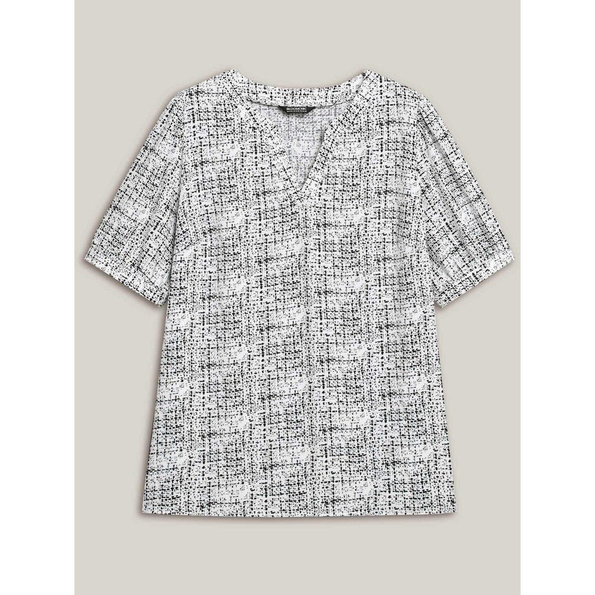 Plus Size WhiteSmoke Geometric Print Puff Sleeve Blouse Women Elegant Short sleeve Flat collar with V-notch Everyday Blouses BloomChic 30/6X Product Image