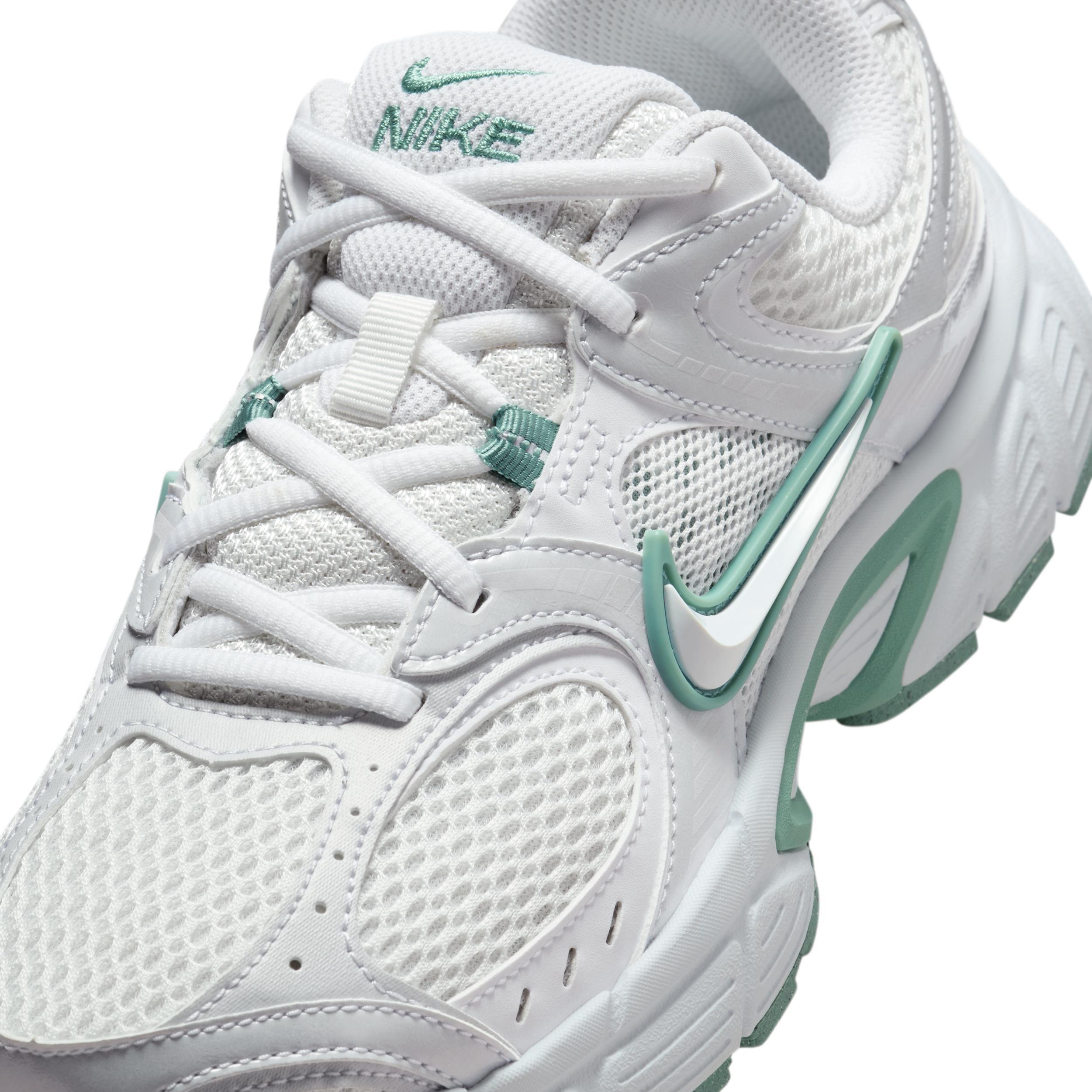 Nike Women's V5 RNR Shoes Product Image