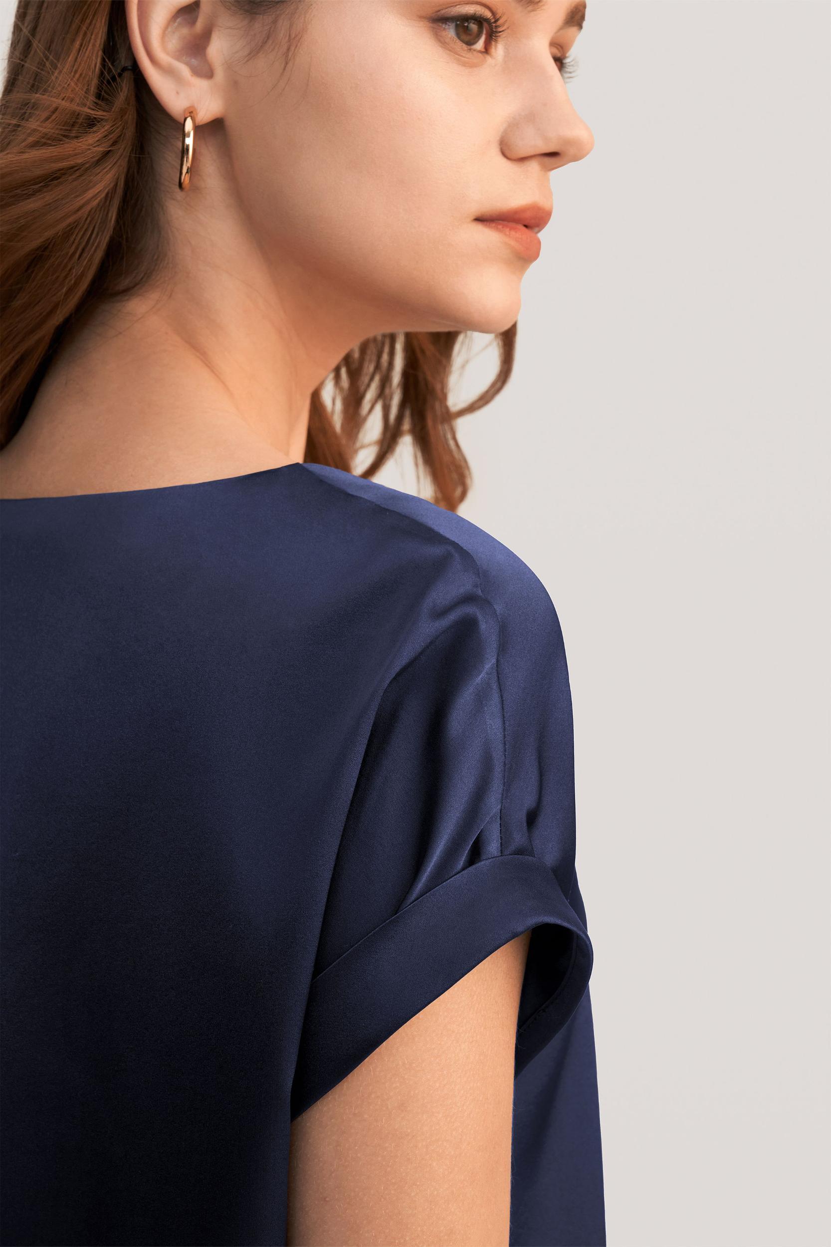 Short Sleeves Round Neck Silk Tee Product Image