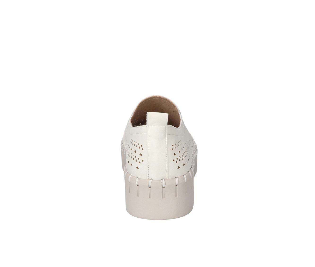 Women's Easy Street Peppy Sneakers Product Image