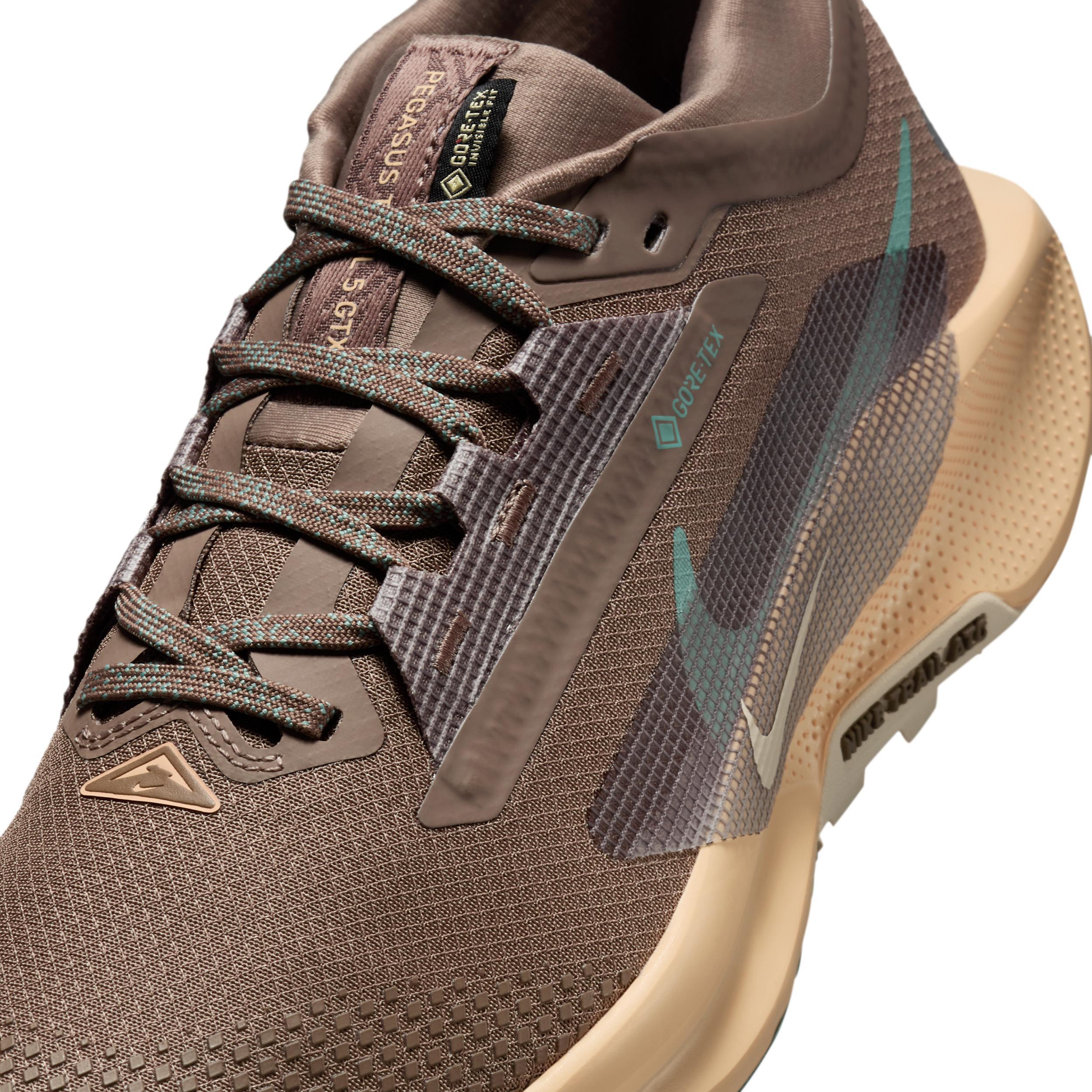Nike Women's Pegasus Trail 5 GORE-TEX Waterproof Trail Running Shoes Product Image