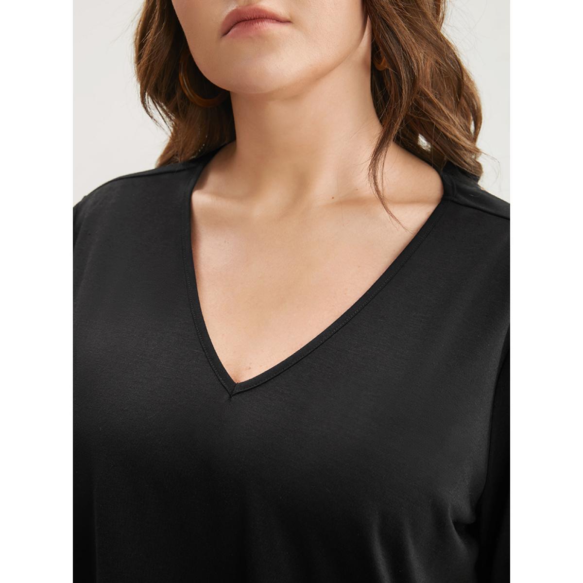 Plus Size Plain Contrast Lace V Neck T-shirt Black Women Elegant Lace Plain V-neck Dailywear T-shirts BloomChic 14-16/1X Product Image