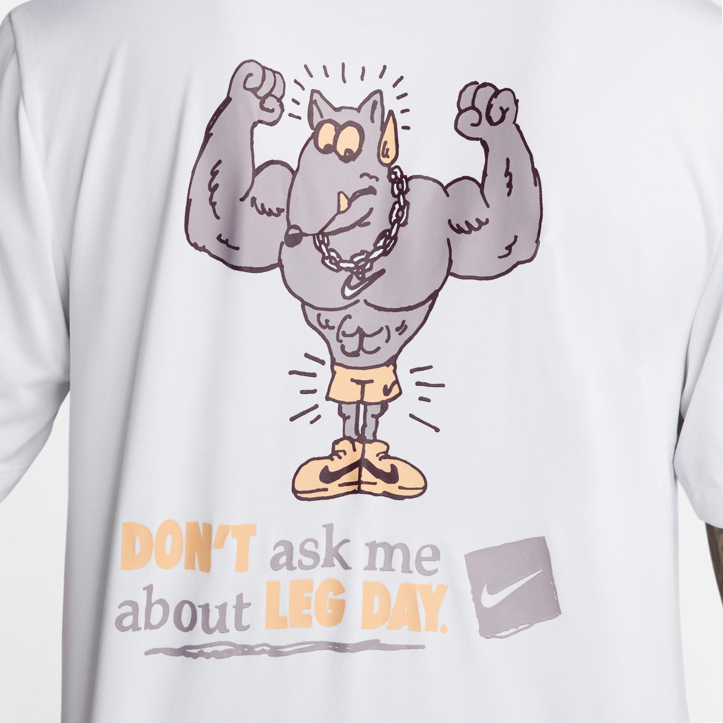 Nike Men's Dri-FIT Fitness T-Shirt Product Image
