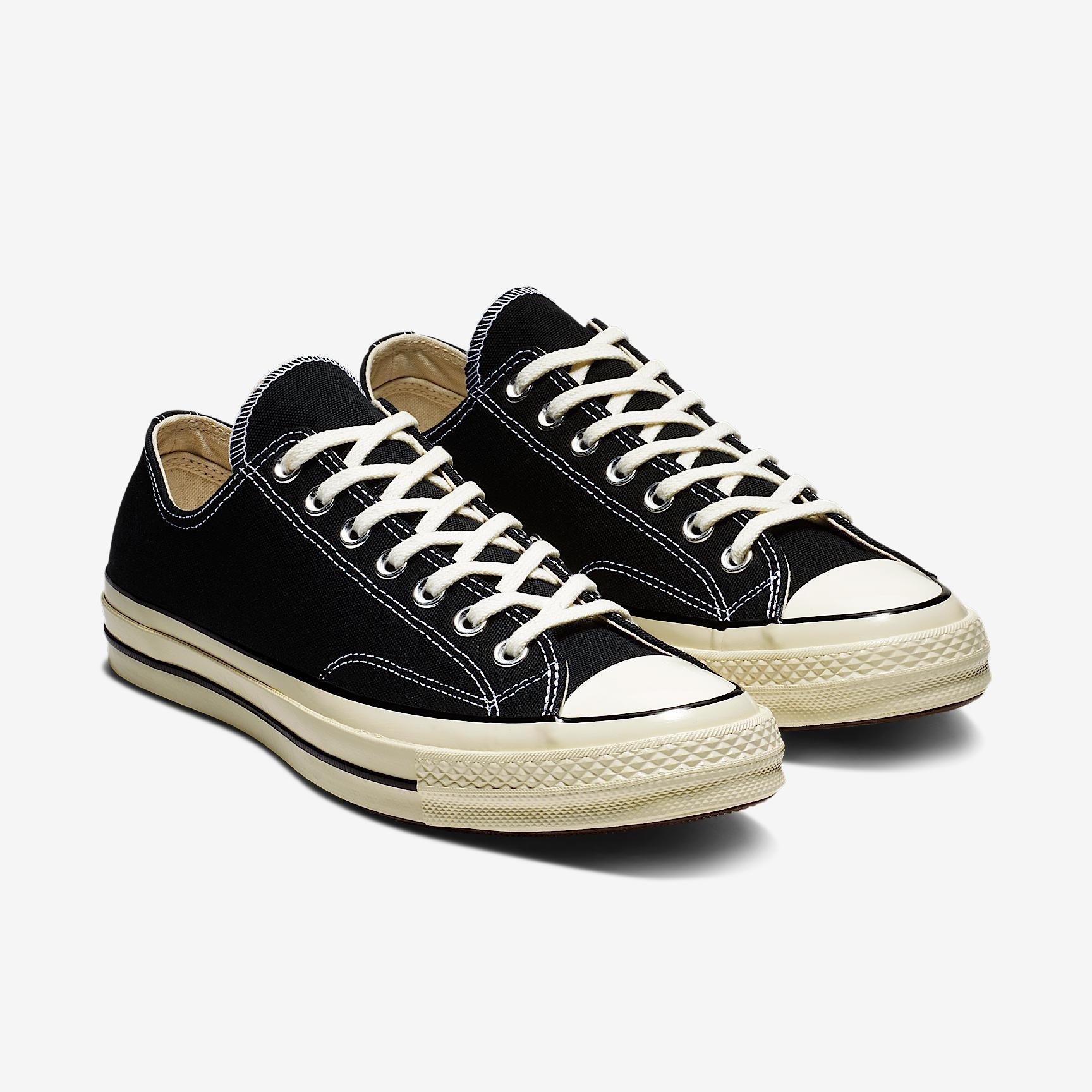Men's Converse Chuck 70 Low Top Unisex Shoes Product Image