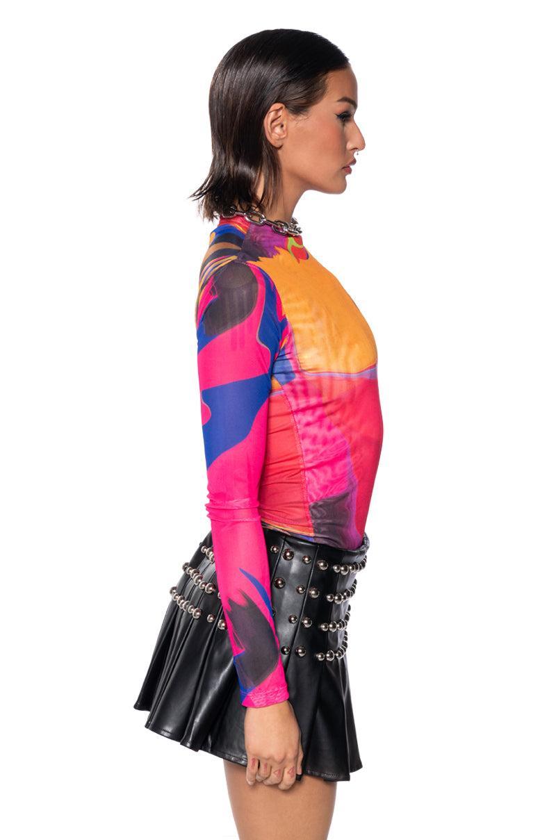PROFILES ABSTRACT MESH TOP Product Image
