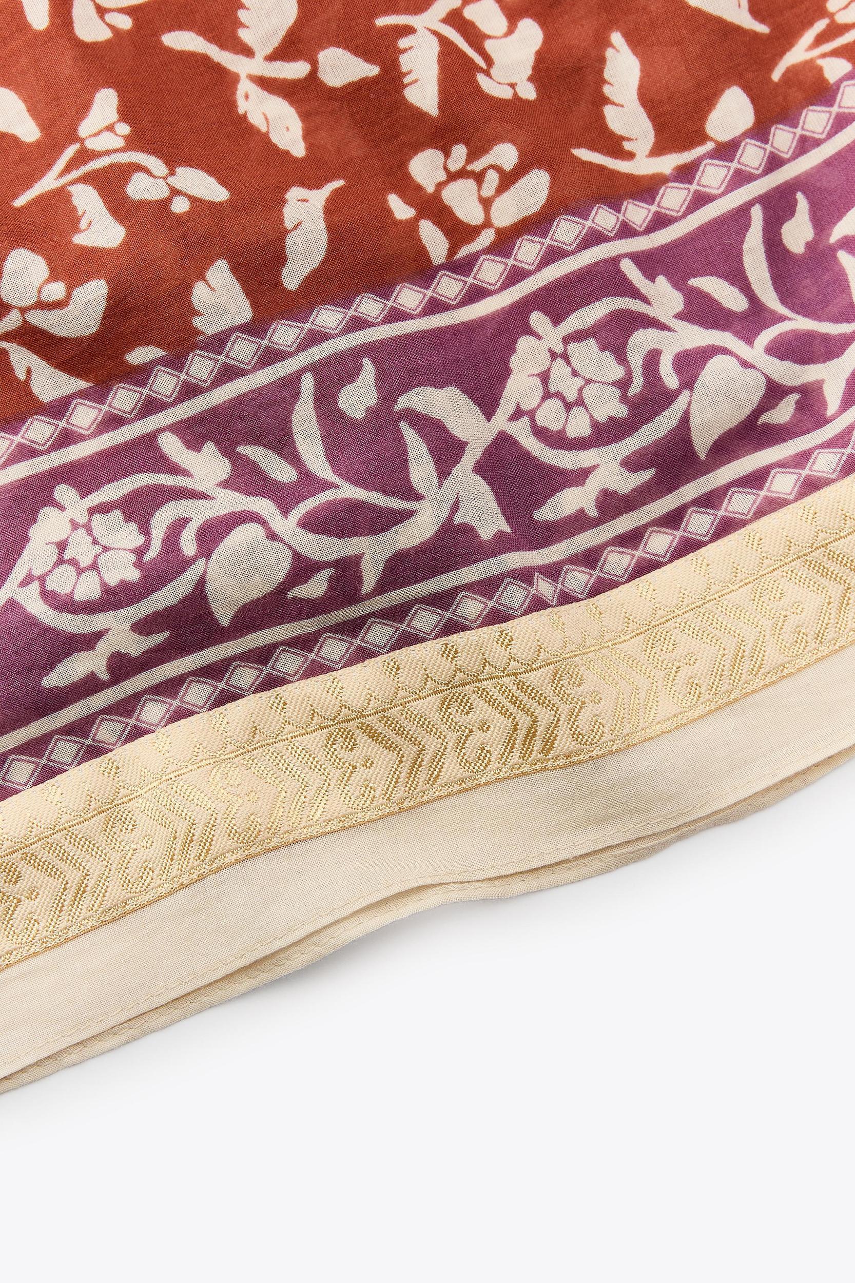 FLORAL PRINT SCARF Product Image