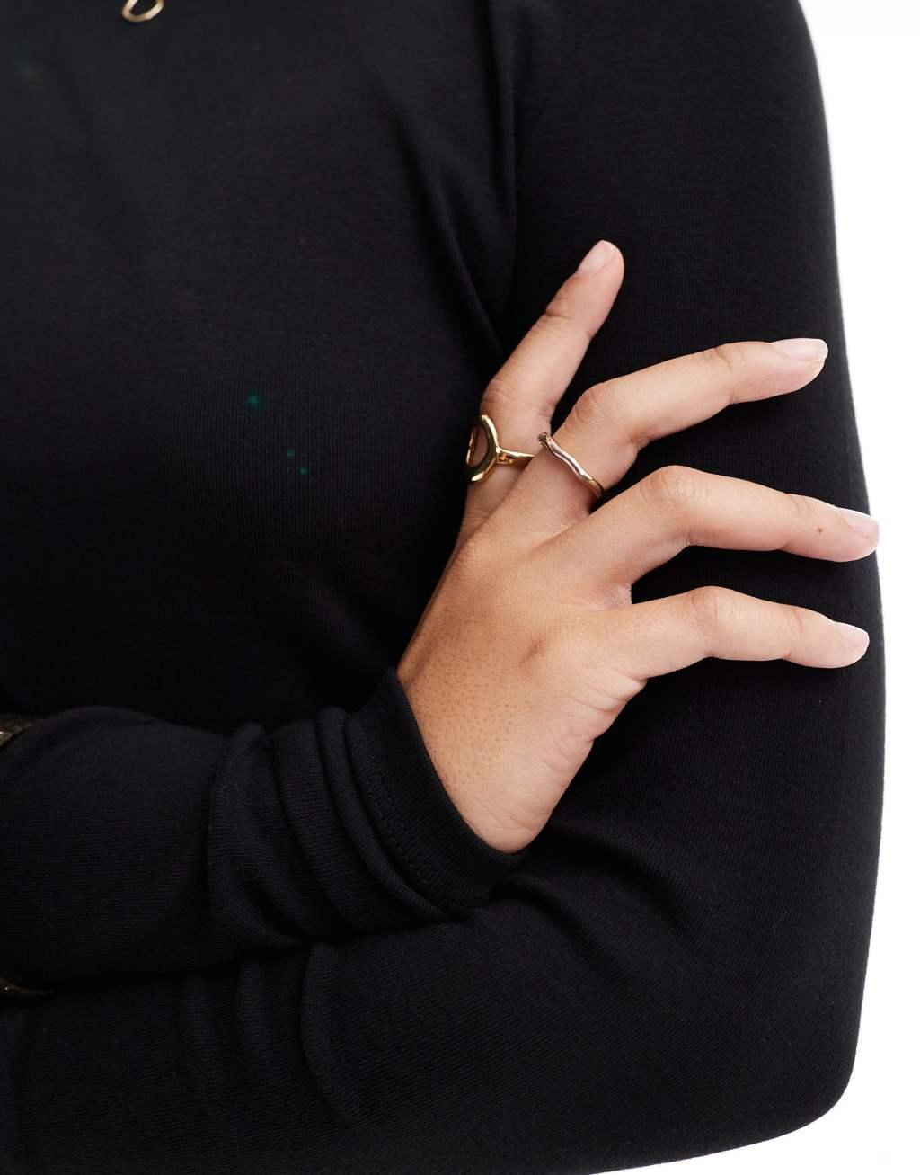ONLY long sleeve top in black Product Image