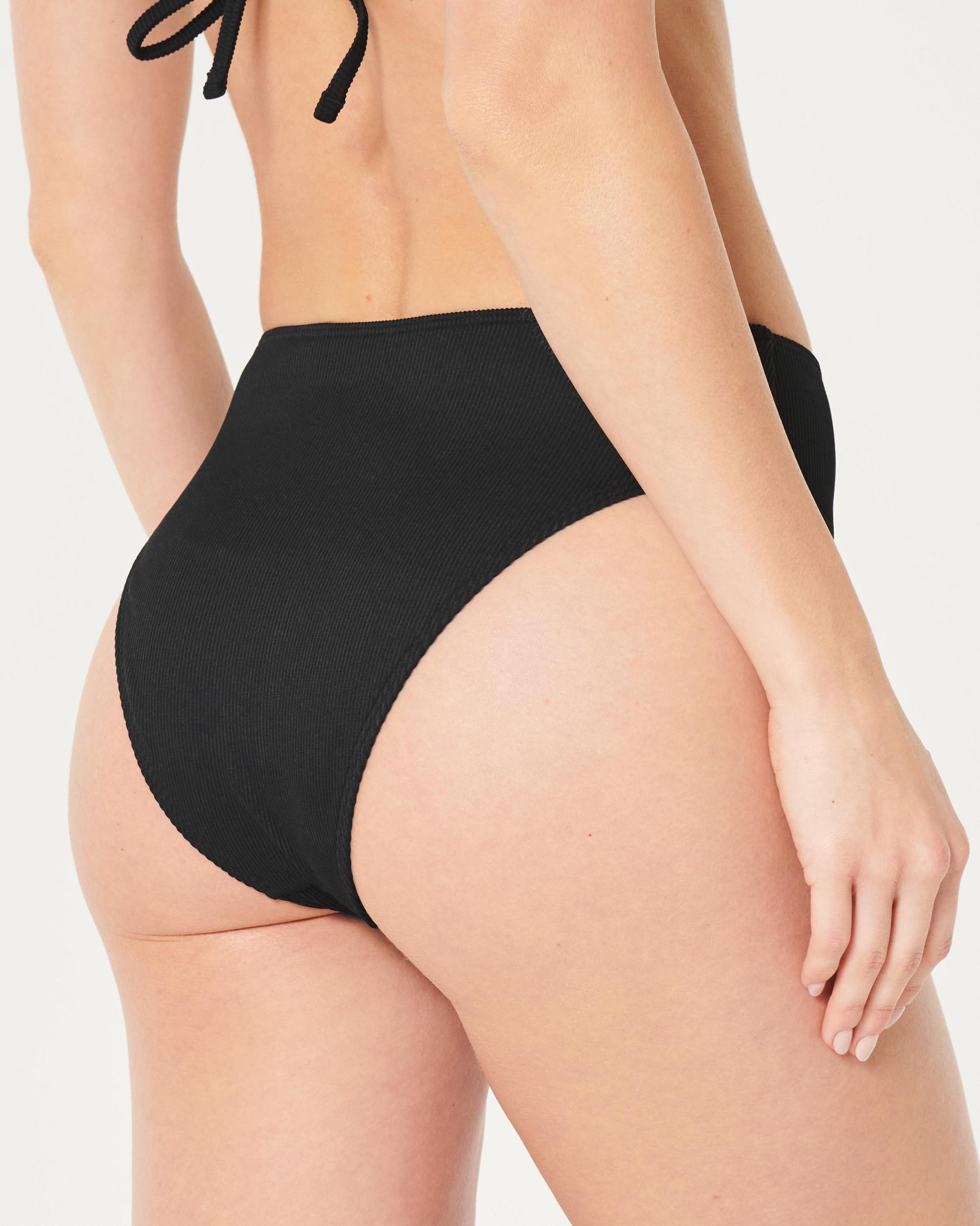 Clothing for Women & Men | Teen Clothing | Hollister Co. Product Image
