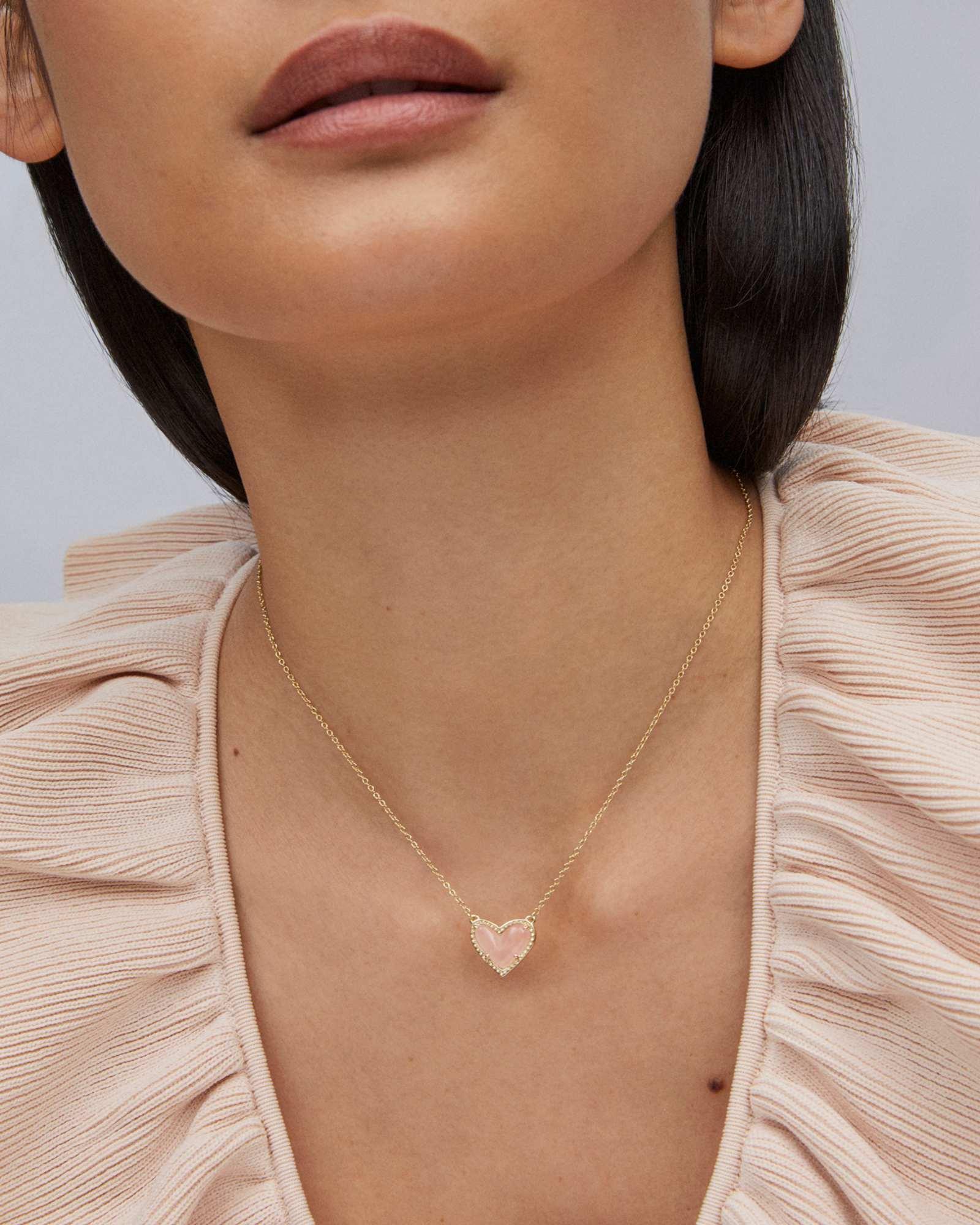 Ari Heart Gold Pendant Necklace in Rose Quartz Product Image