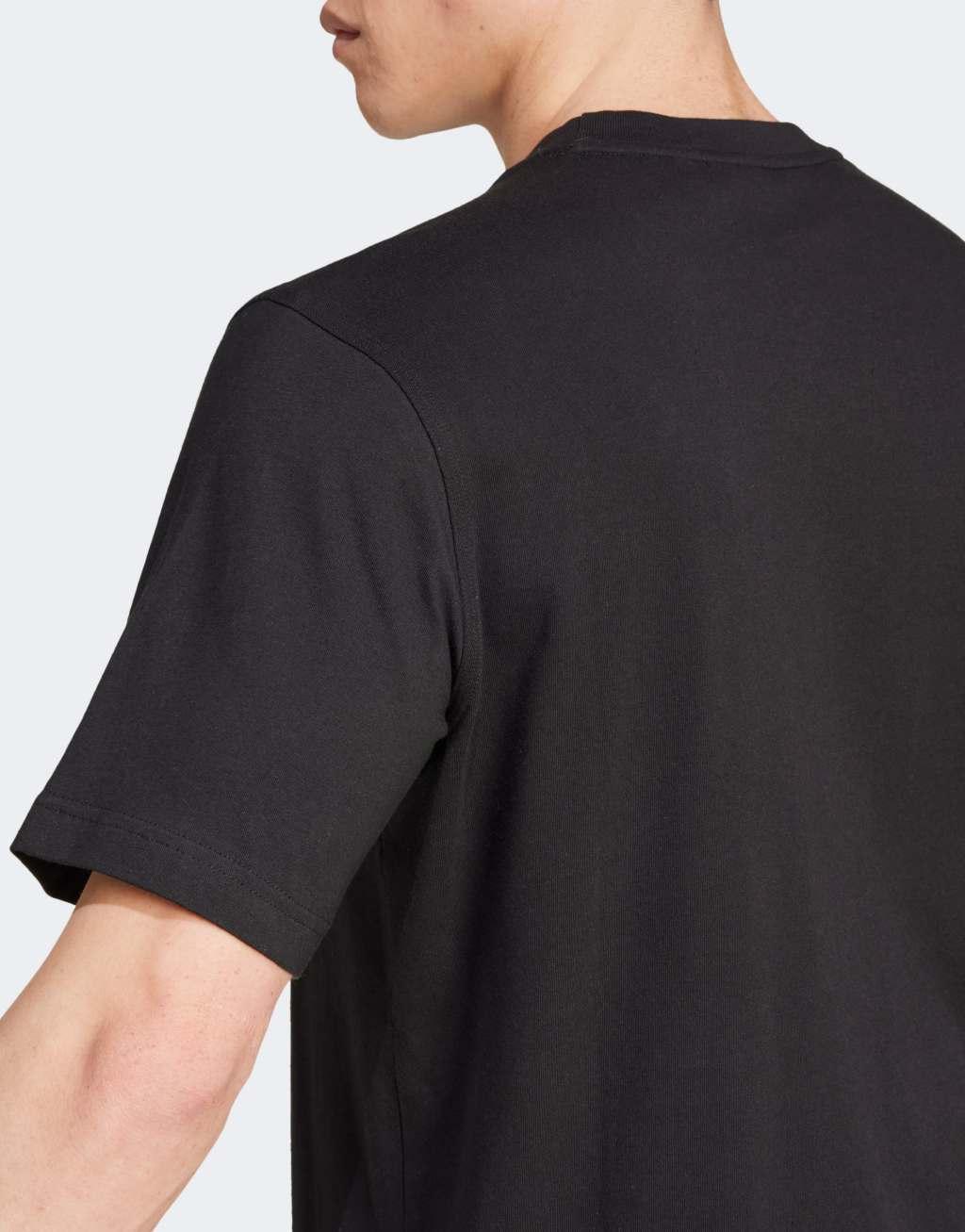 adidas Originals Essential t-shirt in black Product Image