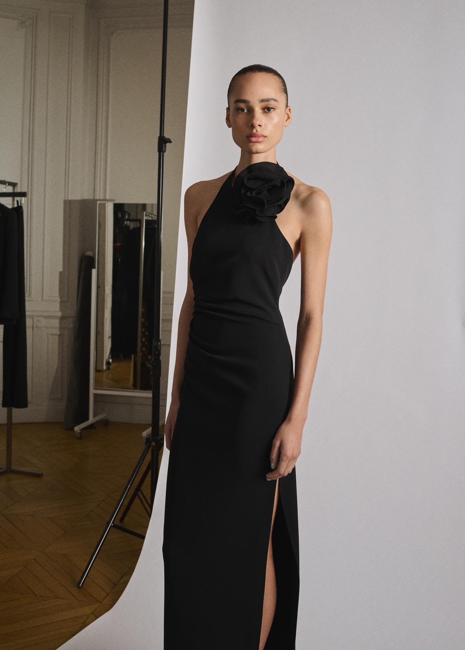Draped halter-neck dress with flower motif - Women | MANGO USA Product Image