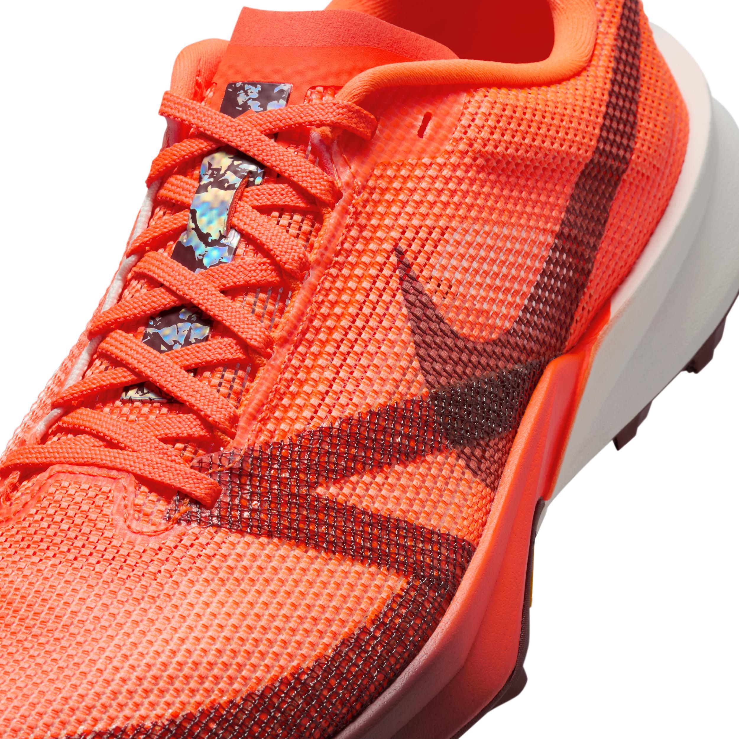 Nike Men's Kiger 10 Trail Running Shoes Product Image