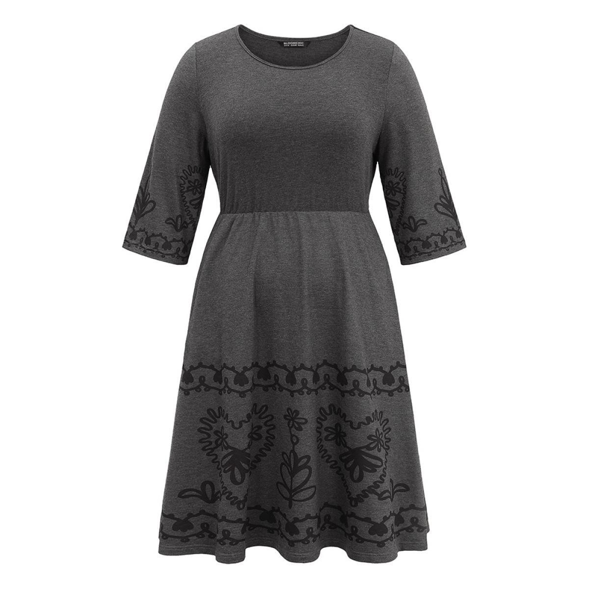 Plus Size Elastic Waist Pocket Graphic Print Dress DimGray Women Casual Printed Round Neck Elbow-length sleeve Curvy Midi Dress BloomChic 18-20/2X Product Image