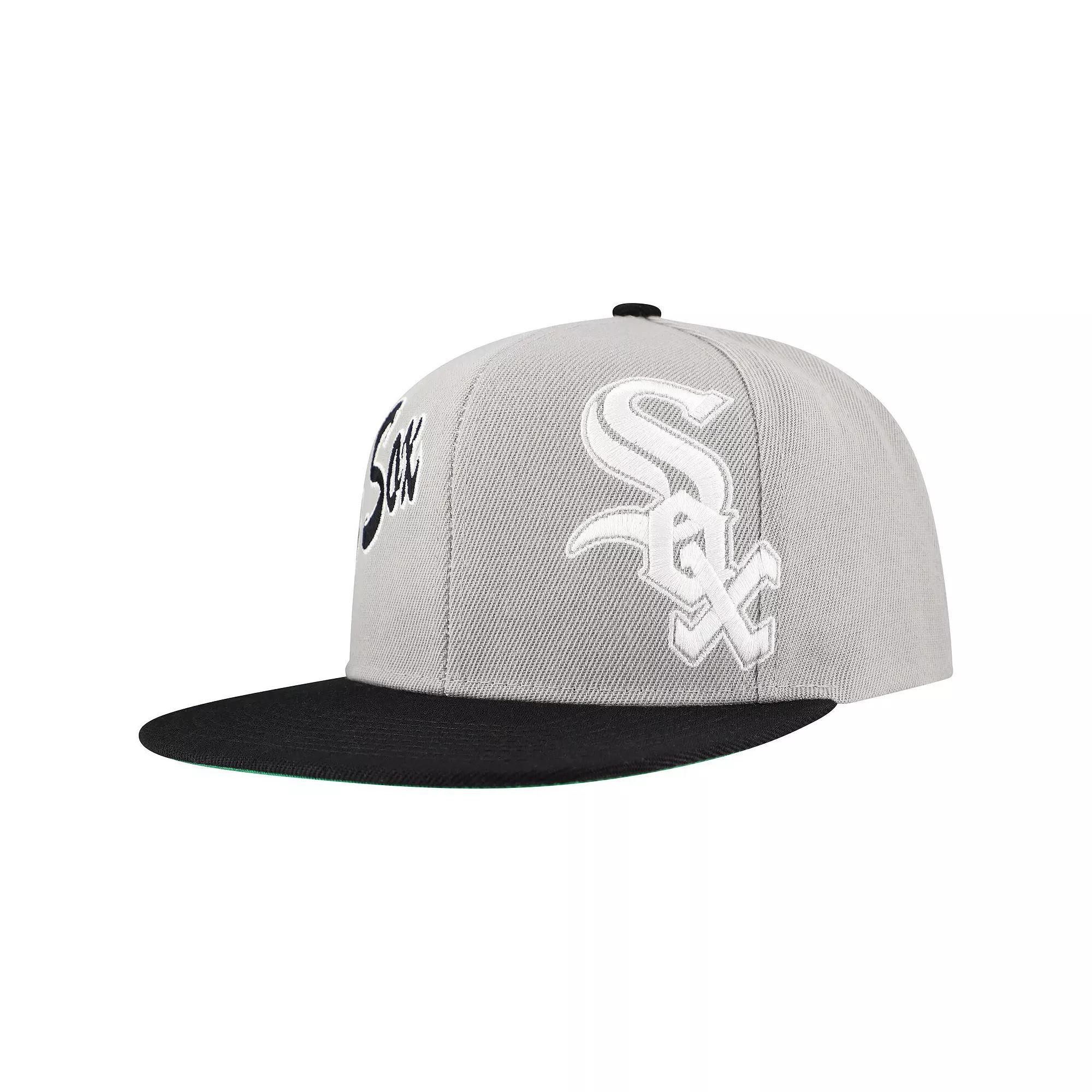 Mens Mitchell & Ness Gray Chicago White Sox Knock Out Panel Snapback Hat Product Image