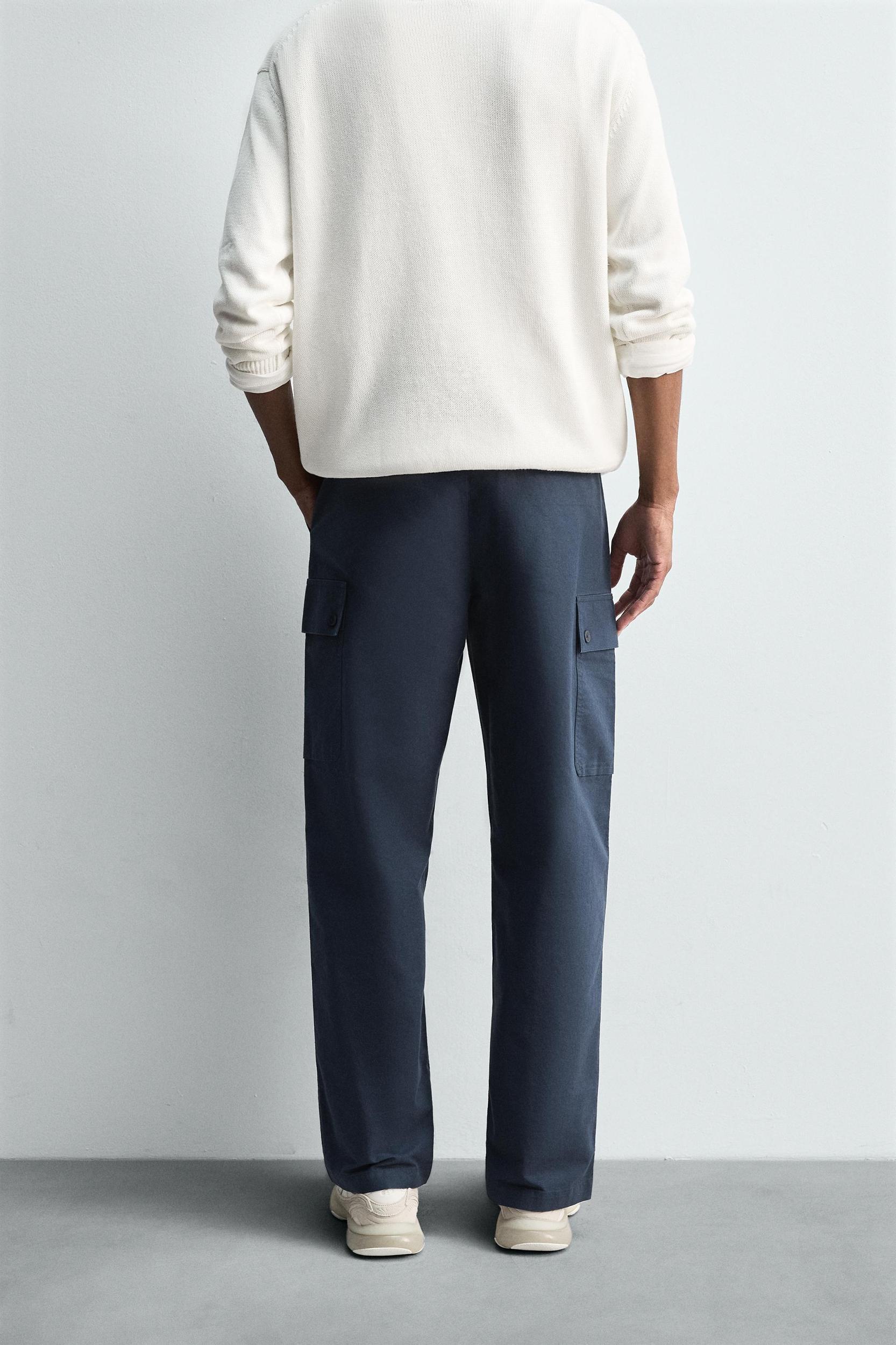 REGULAR FIT CARGO PANTS Product Image