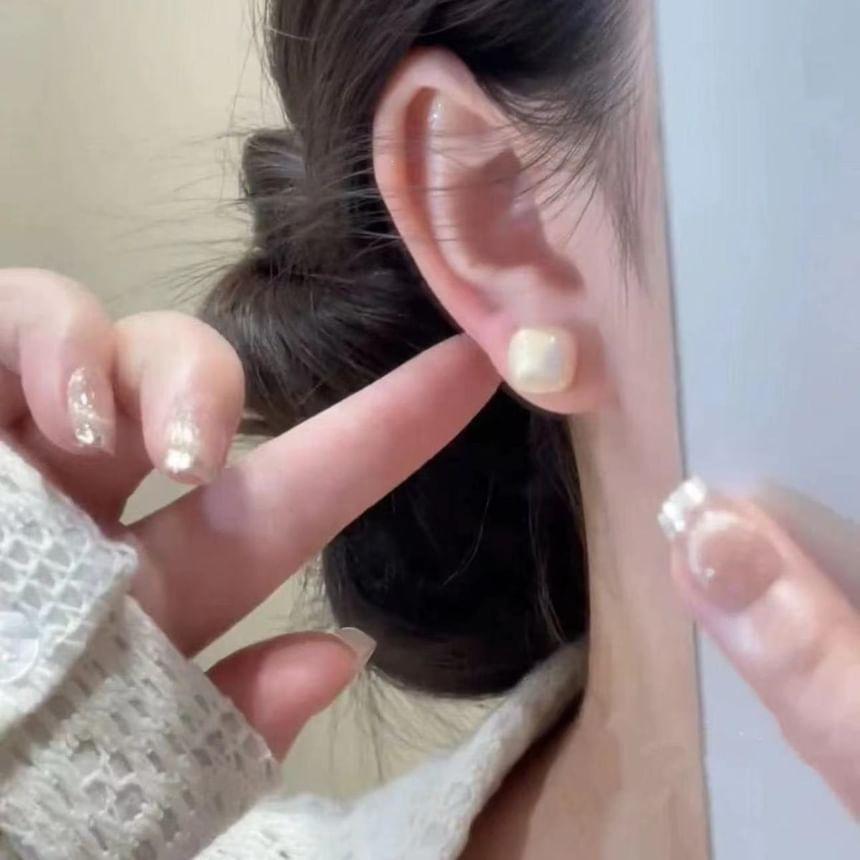 Square Faux Pearl Stud Earring Product Image