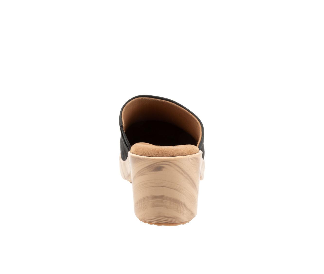 Women's Softwalk Felida Clogs Product Image