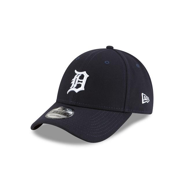 Men's New Era Black Cincinnati Reds City Connect Alternate 9TWENTY Adjustable Hat, Red Black Product Image