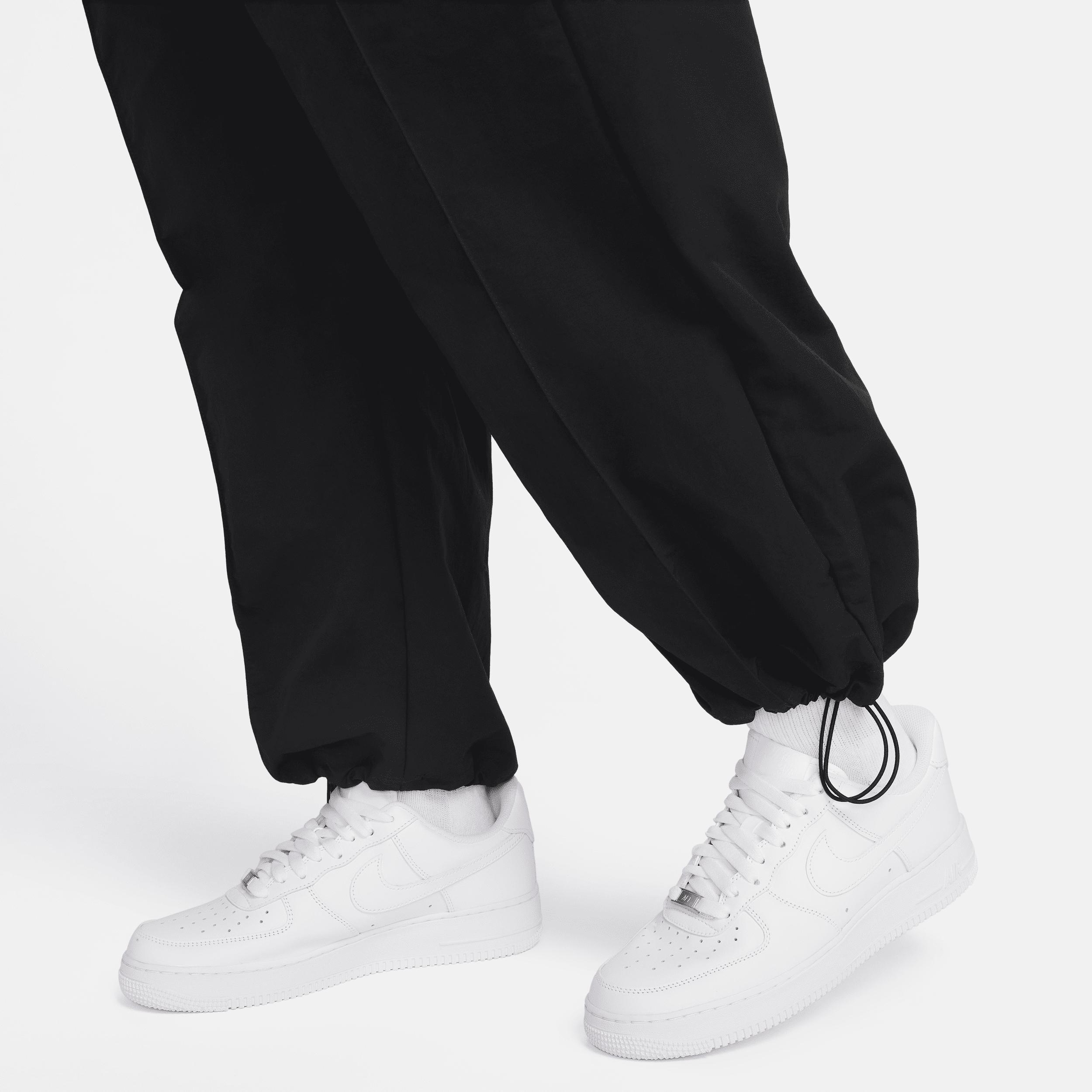 Women's Nike Sportswear Everything Wovens Mid-Rise Open-Hem Pants (Plus Size) Product Image