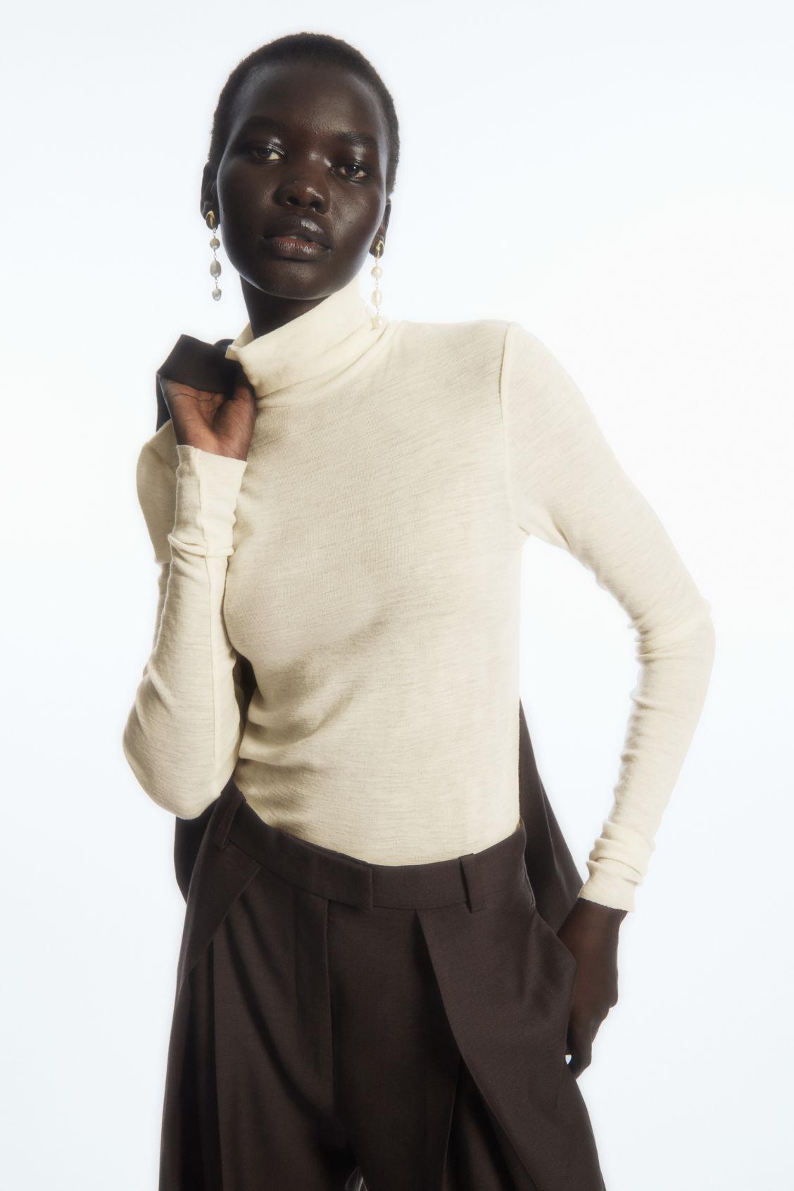 MERINO WOOL TURTLENECK TOP Product Image