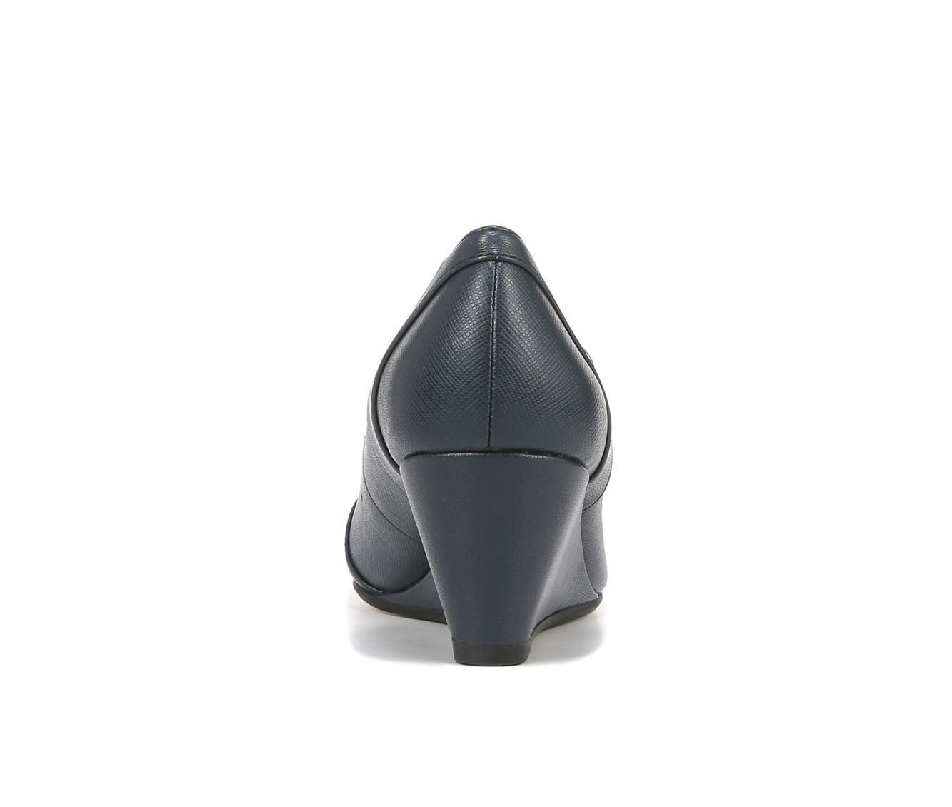 Women's LifeStride Dreams Pumps Product Image