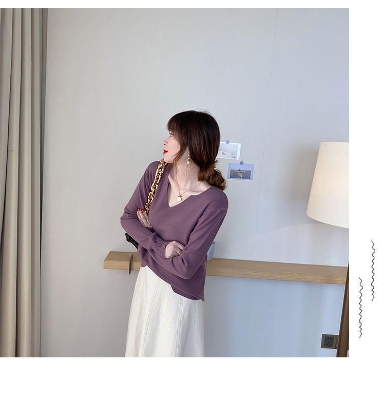 Long-Sleeve V-Neck Plain Knit Top Product Image