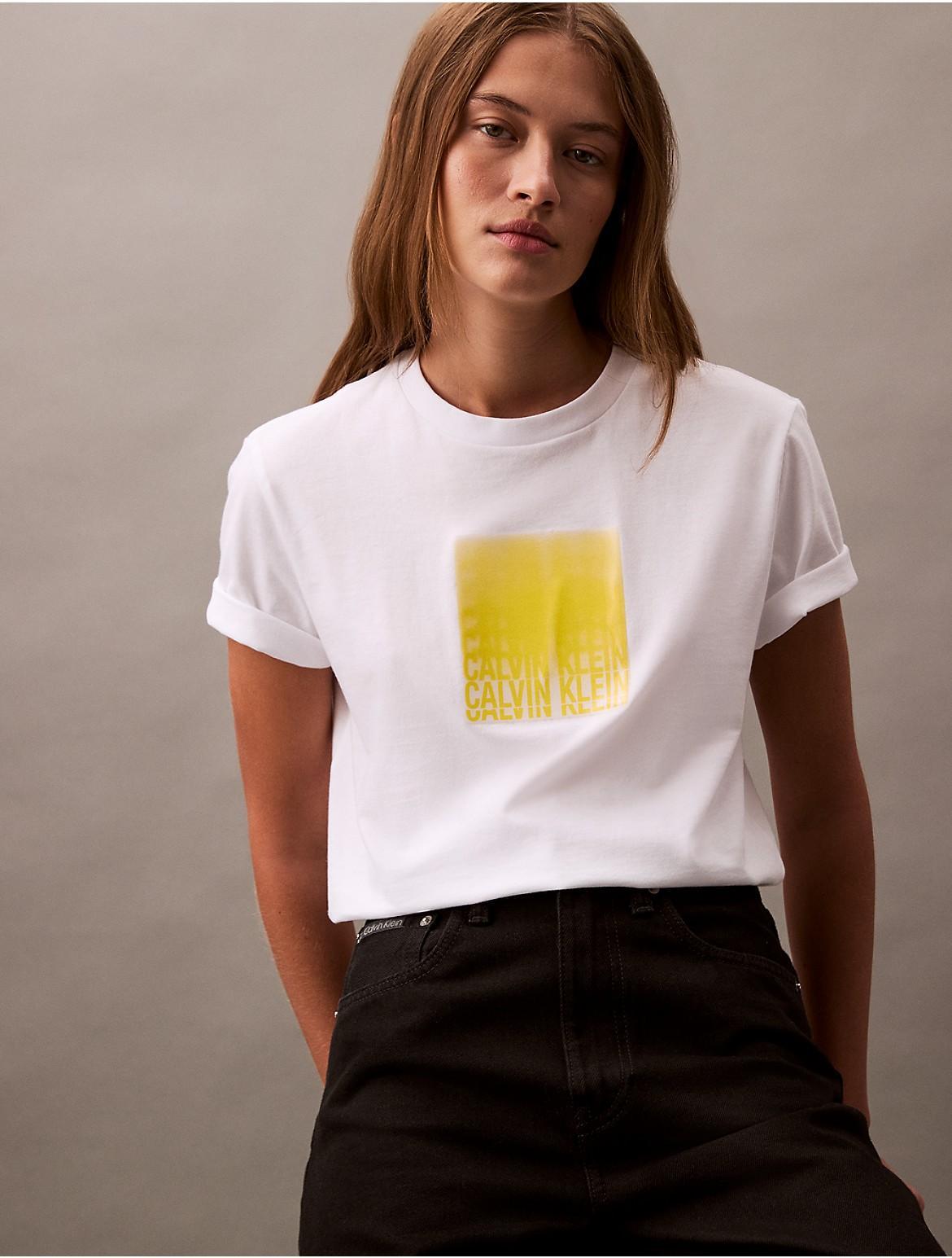 Calvin Klein Women's Blur Logo Graphic Classic T-Shirt - Neutral - XL Product Image