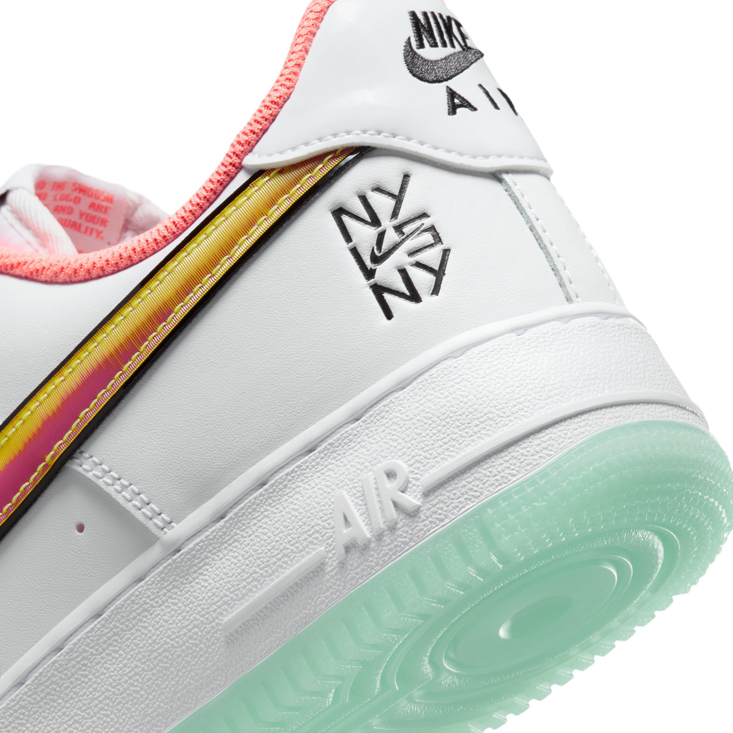 Nike Men's Air Force 1 '07 Shoes Product Image