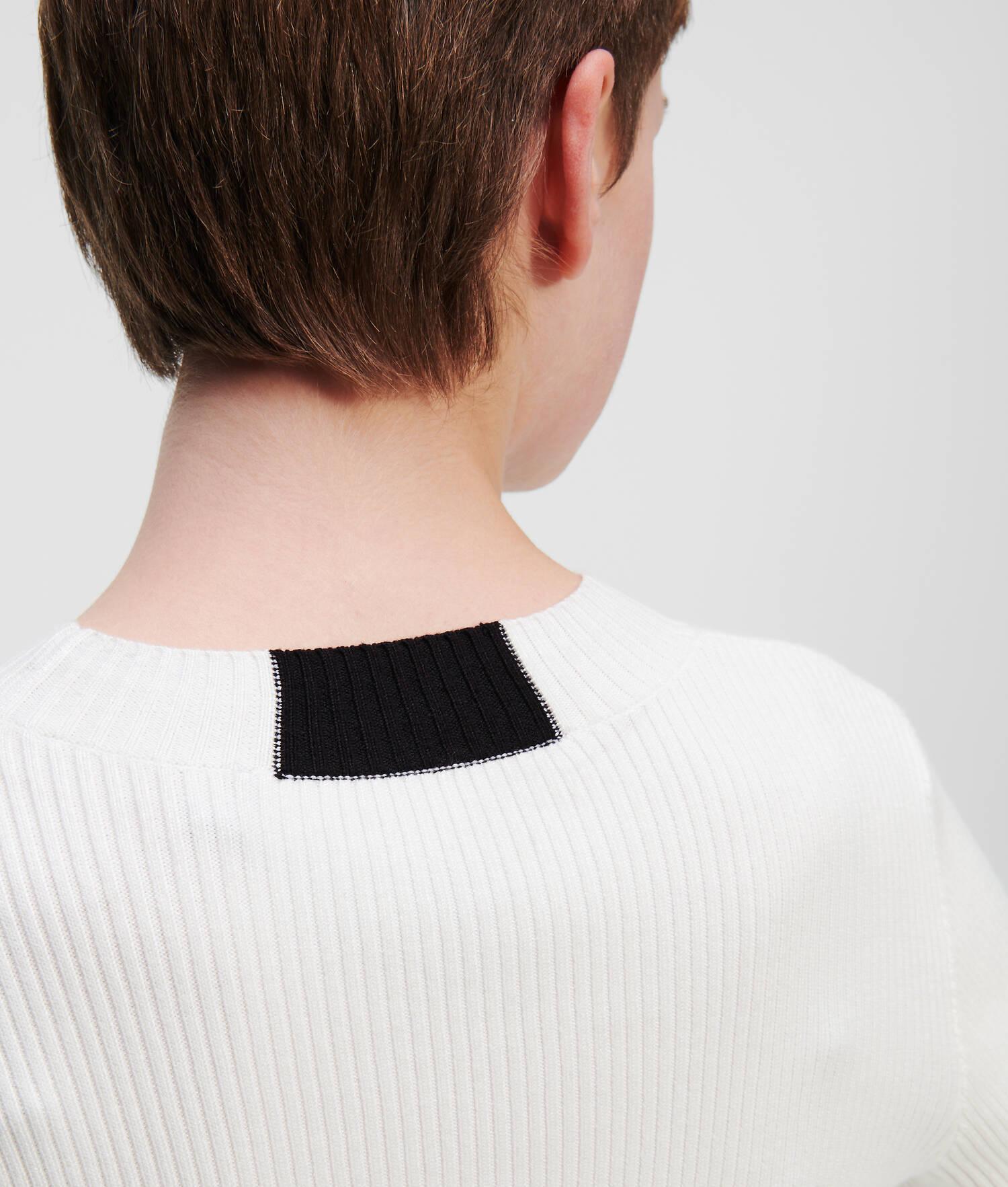KLJ FITTED SWEATER Product Image