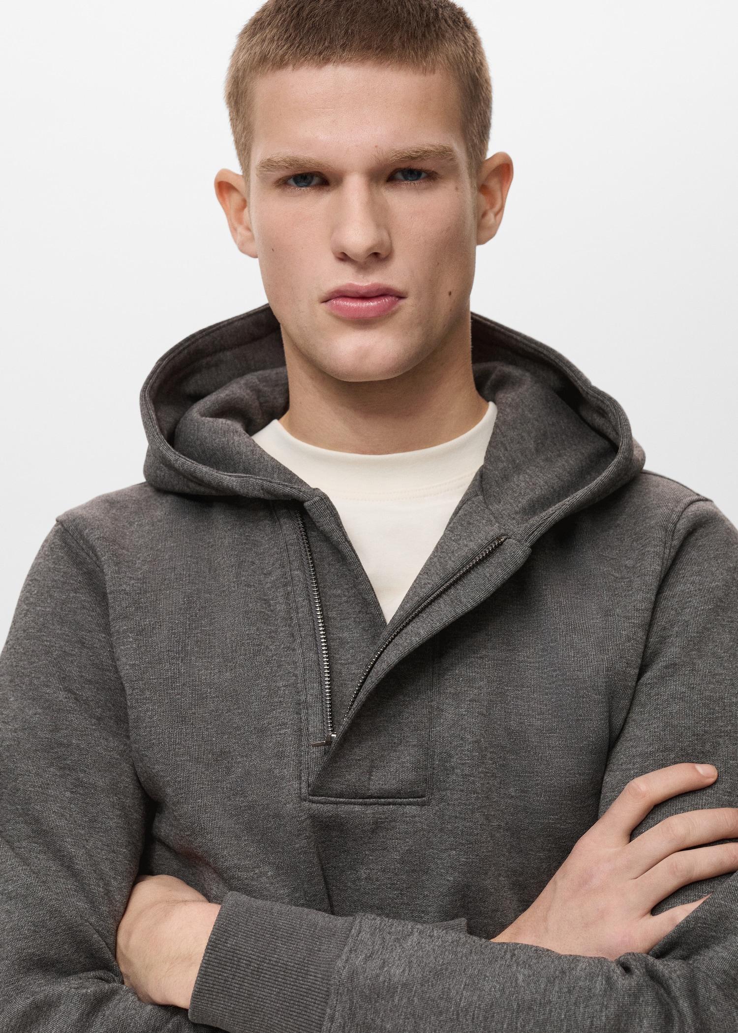 Zipper neck hooded sweatshirt - Men | MANGO USA Product Image
