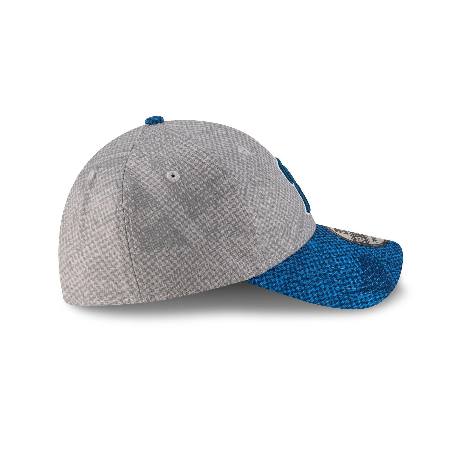 Dominican Republic Red Alt 9FORTY Snapback Hat Male Product Image