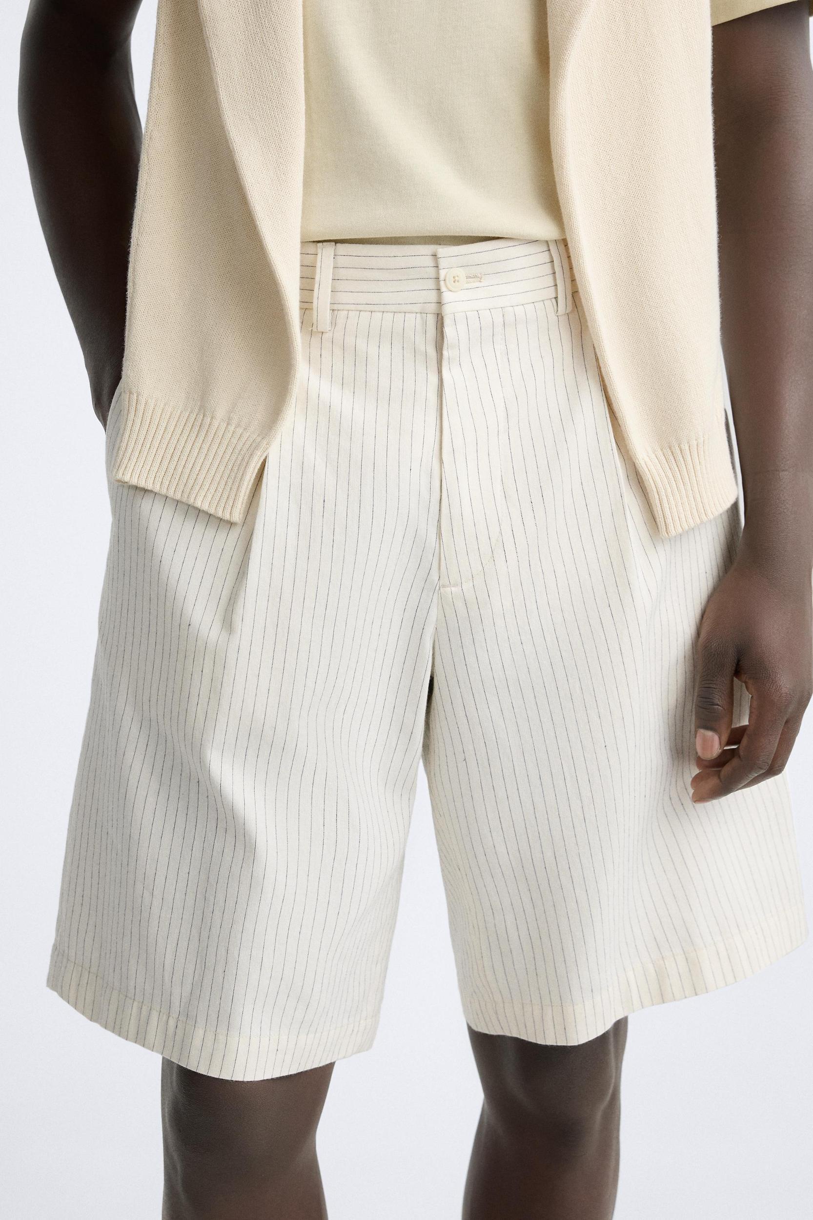 STRIPED SHORTS Product Image