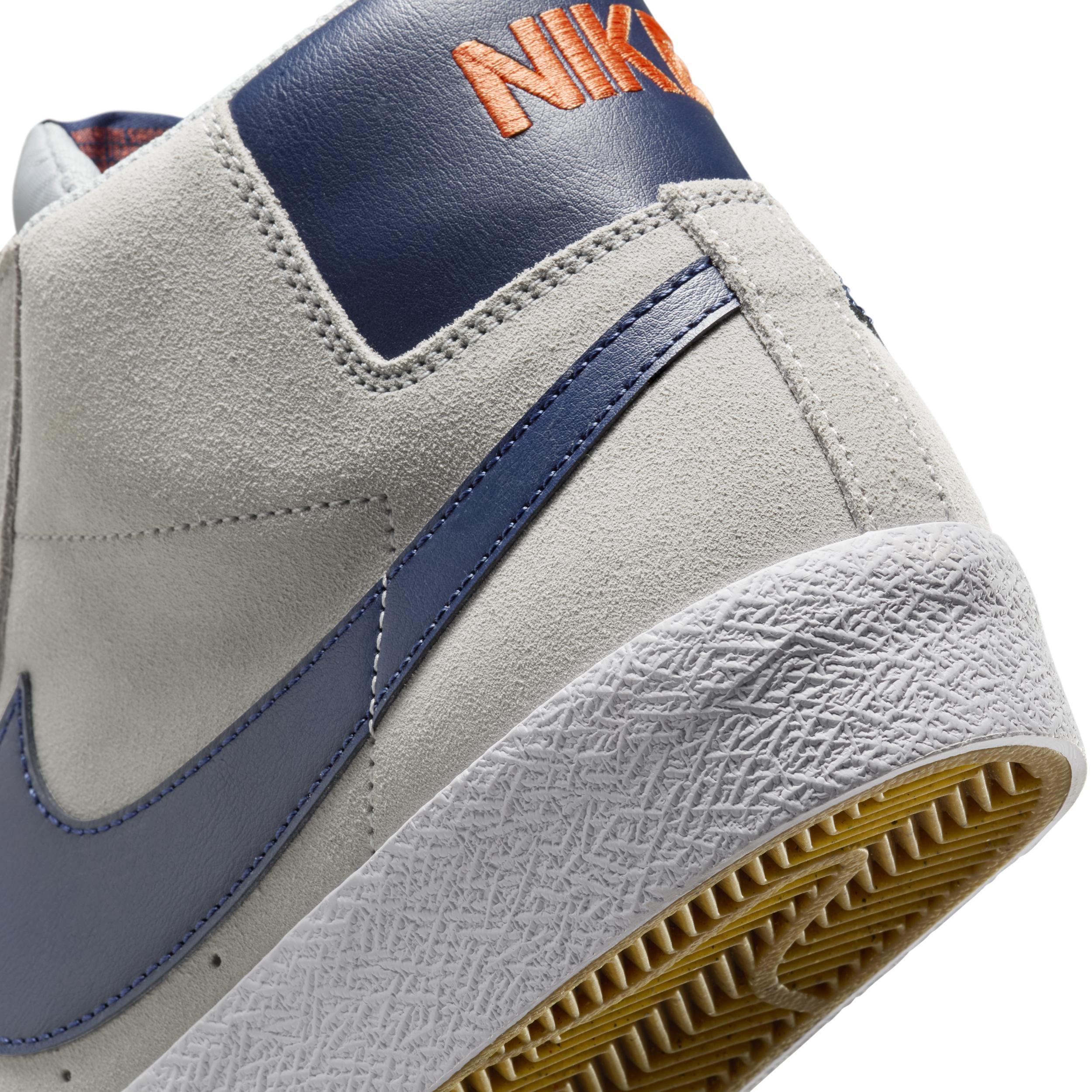 Nike SB Zoom Blazer Mid Skate Shoes Product Image
