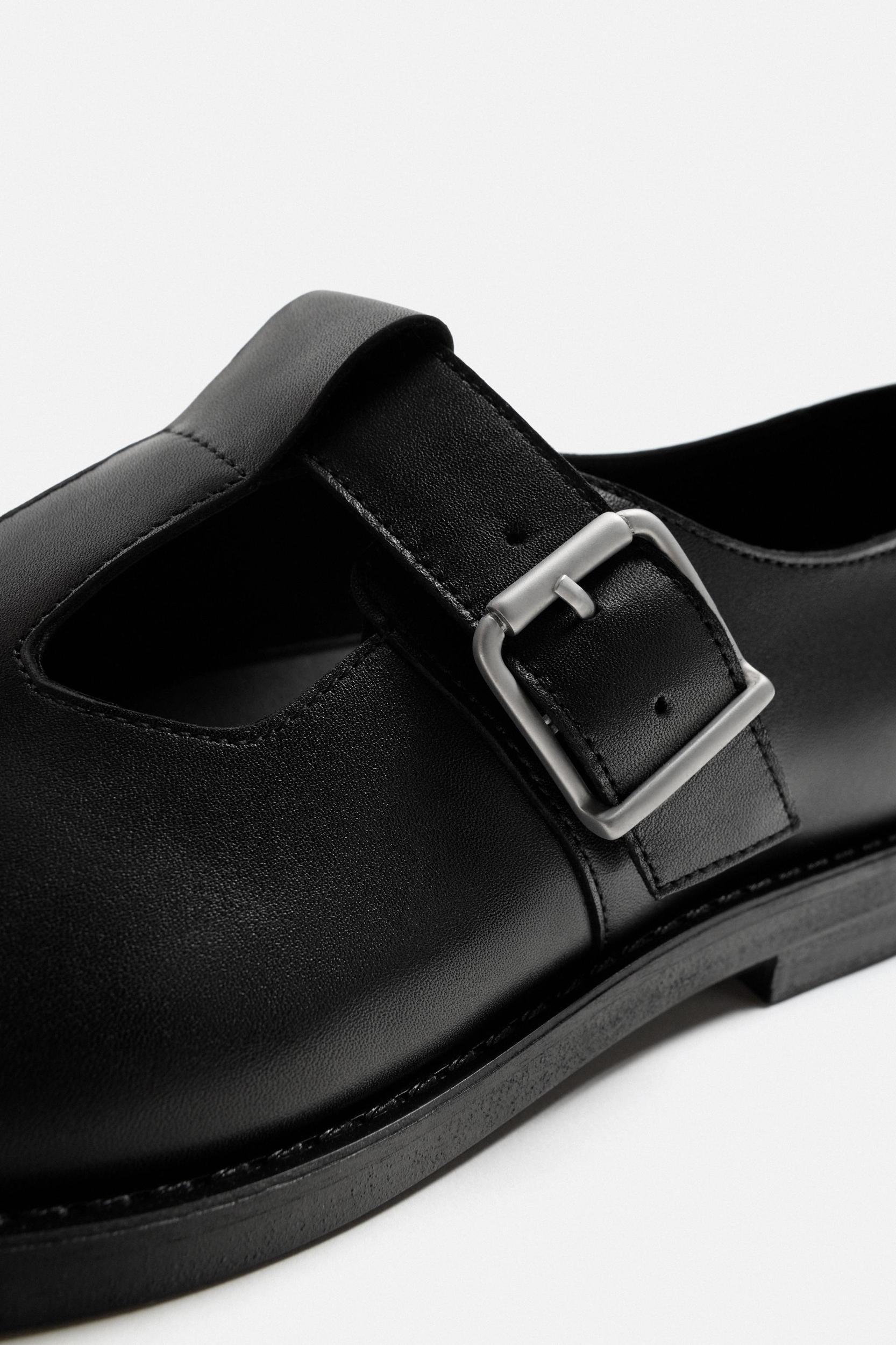 LEATHER BUCKLE SHOE Product Image