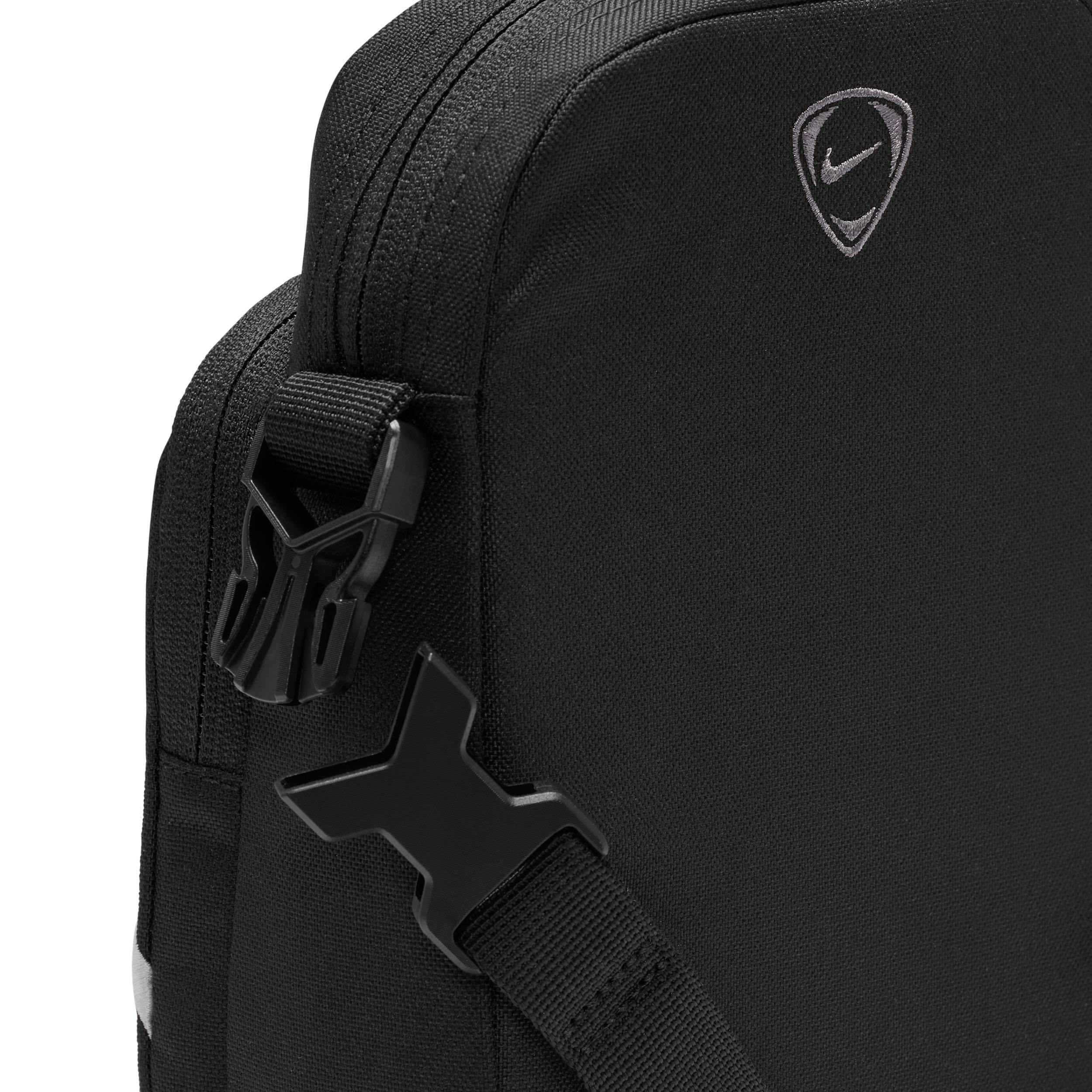 Nike Heritage Total 90 Crossbody Bag (4L) Product Image