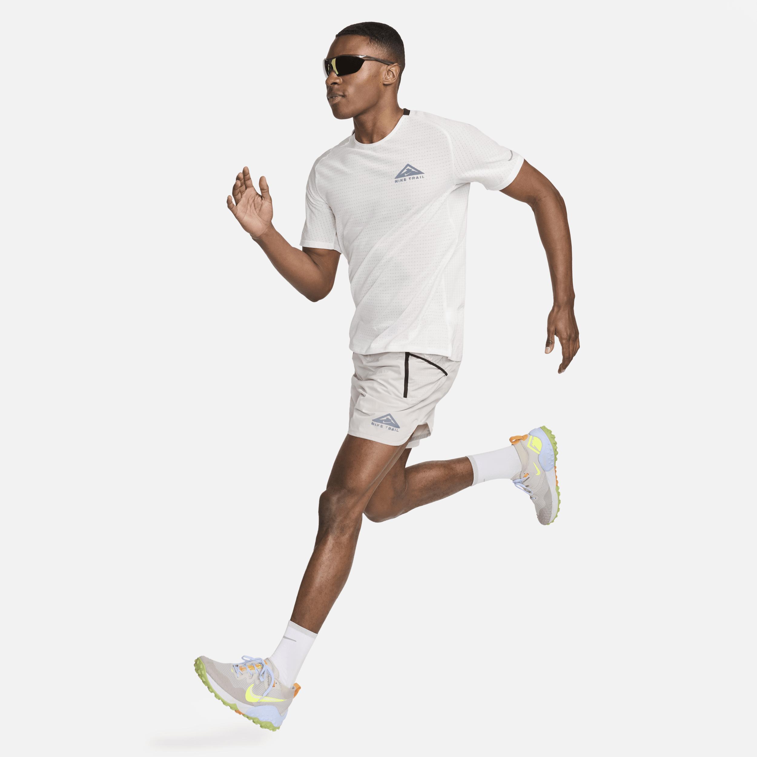 Nike Men's Trail Solar Chase Dri-FIT Short-Sleeve Running Top Product Image