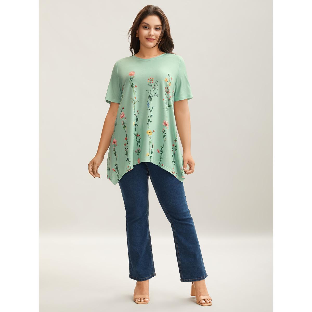 Plus Size Stretchy Hi-Low Hem Floral T-Shirt Greenbean Women Elegant Asymmetrical Natural Flowers Round Neck Loose Everyday T-shirts BloomChic 18-20/2X Product Image