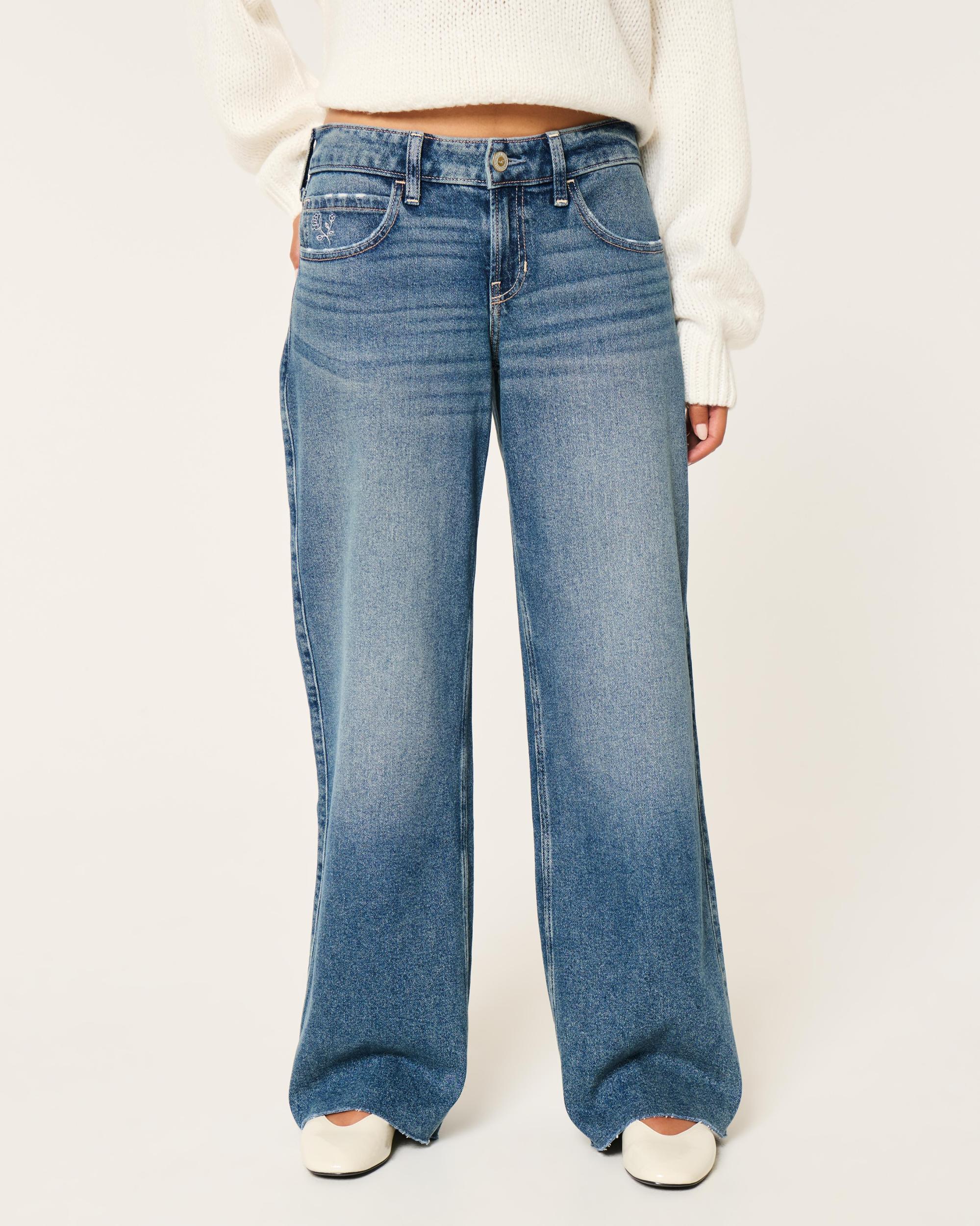 Low-Rise Medium Wash Embroidered Heart Baggy Jeans Product Image