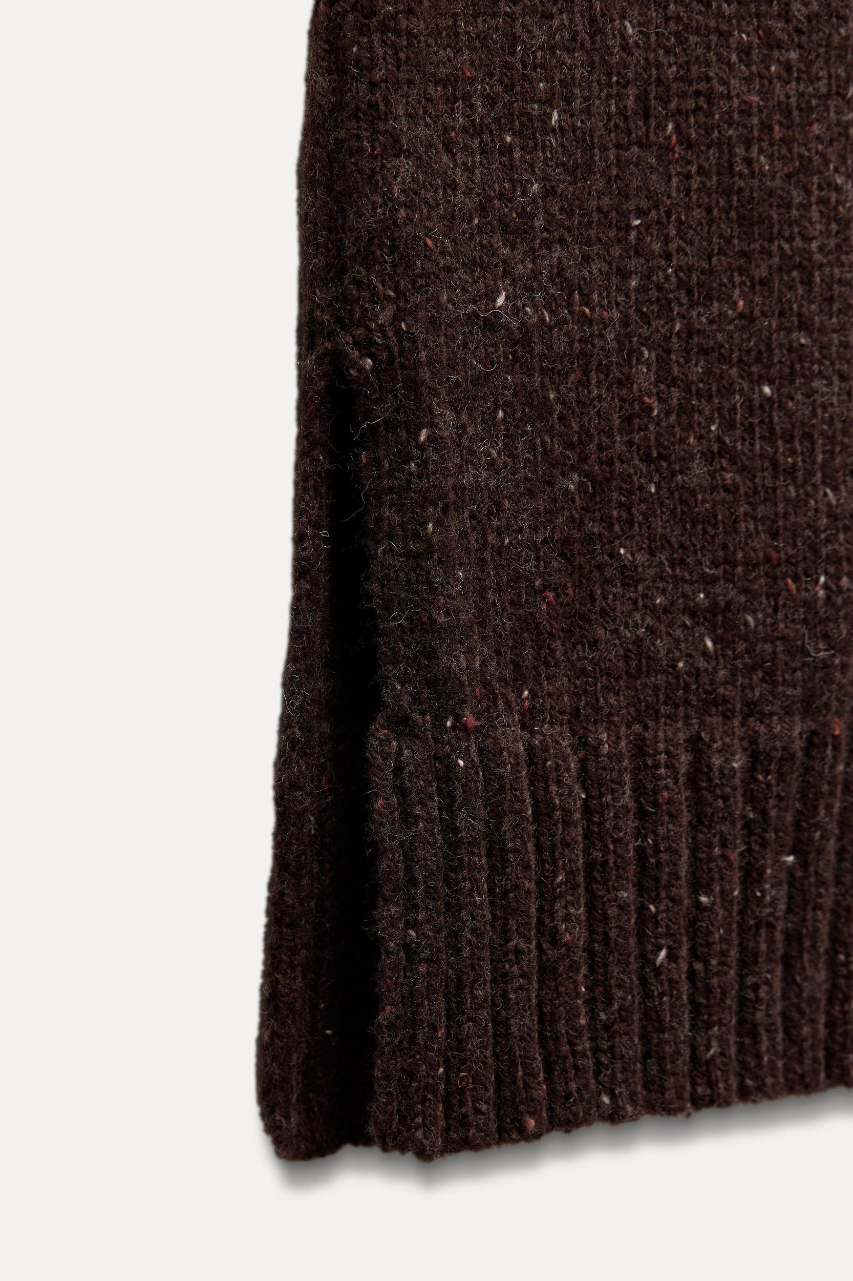 V-NECK KNIT SWEATER VEST Product Image
