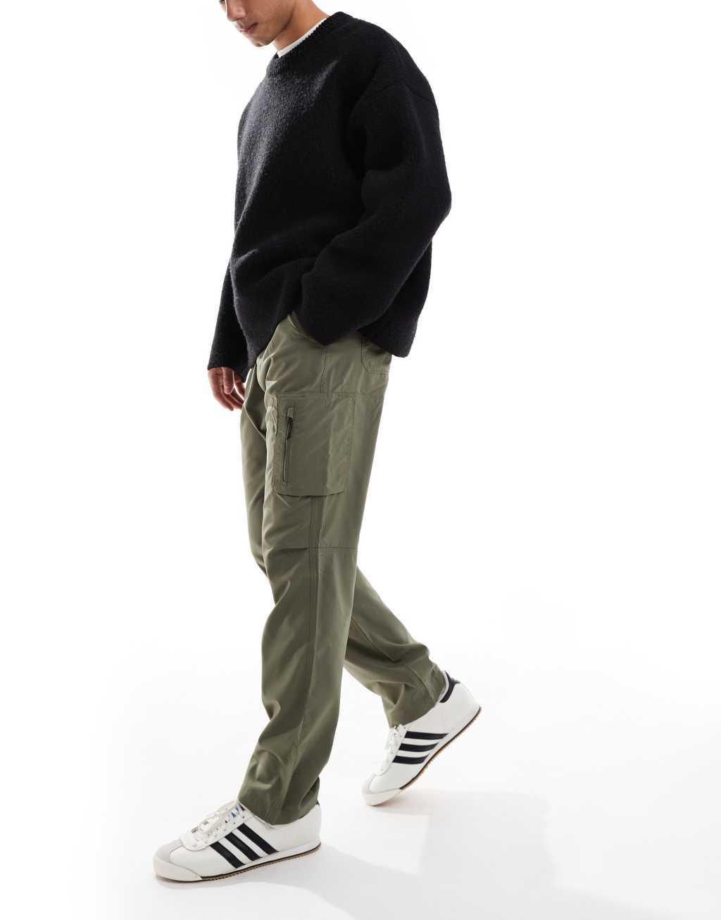 Columbia Silver Ridge utility pants in green  Product Image